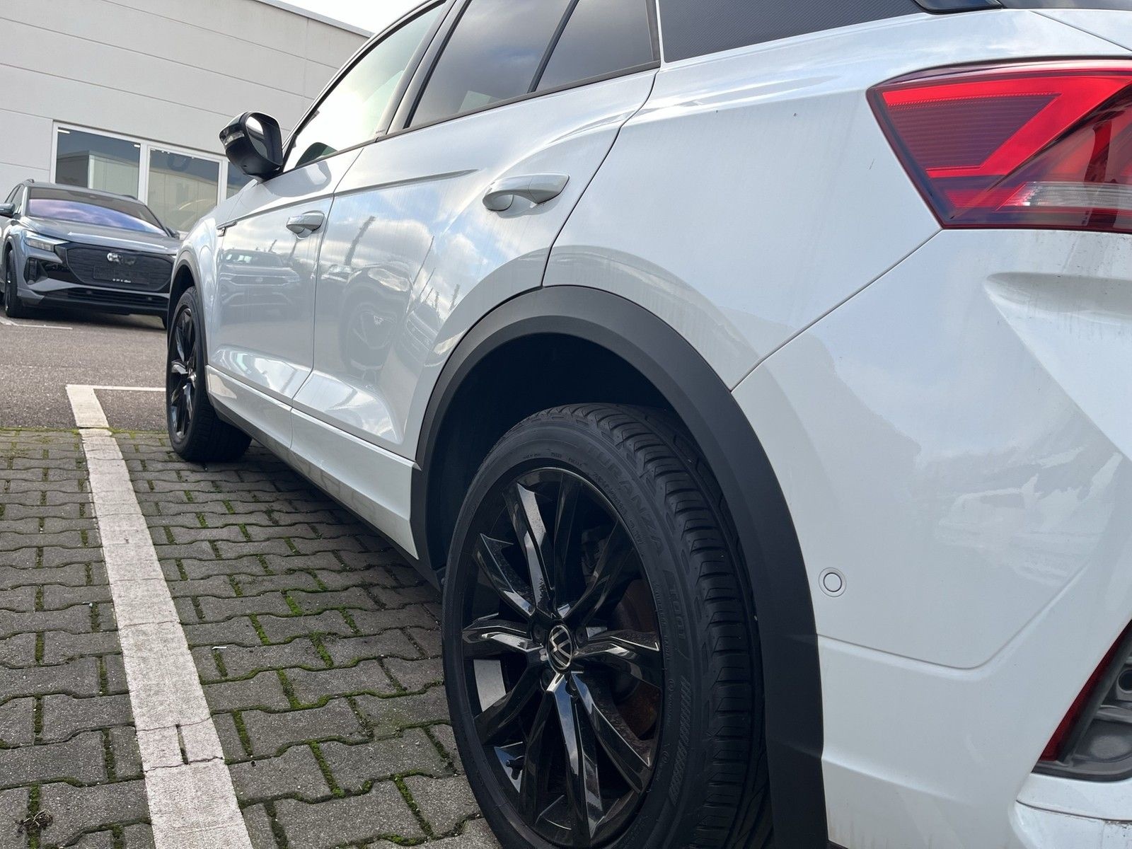 Volkswagen T-Roc 1.0 TSI R-Line Navi LED VC IQ AHK Kam LM18 foto 2