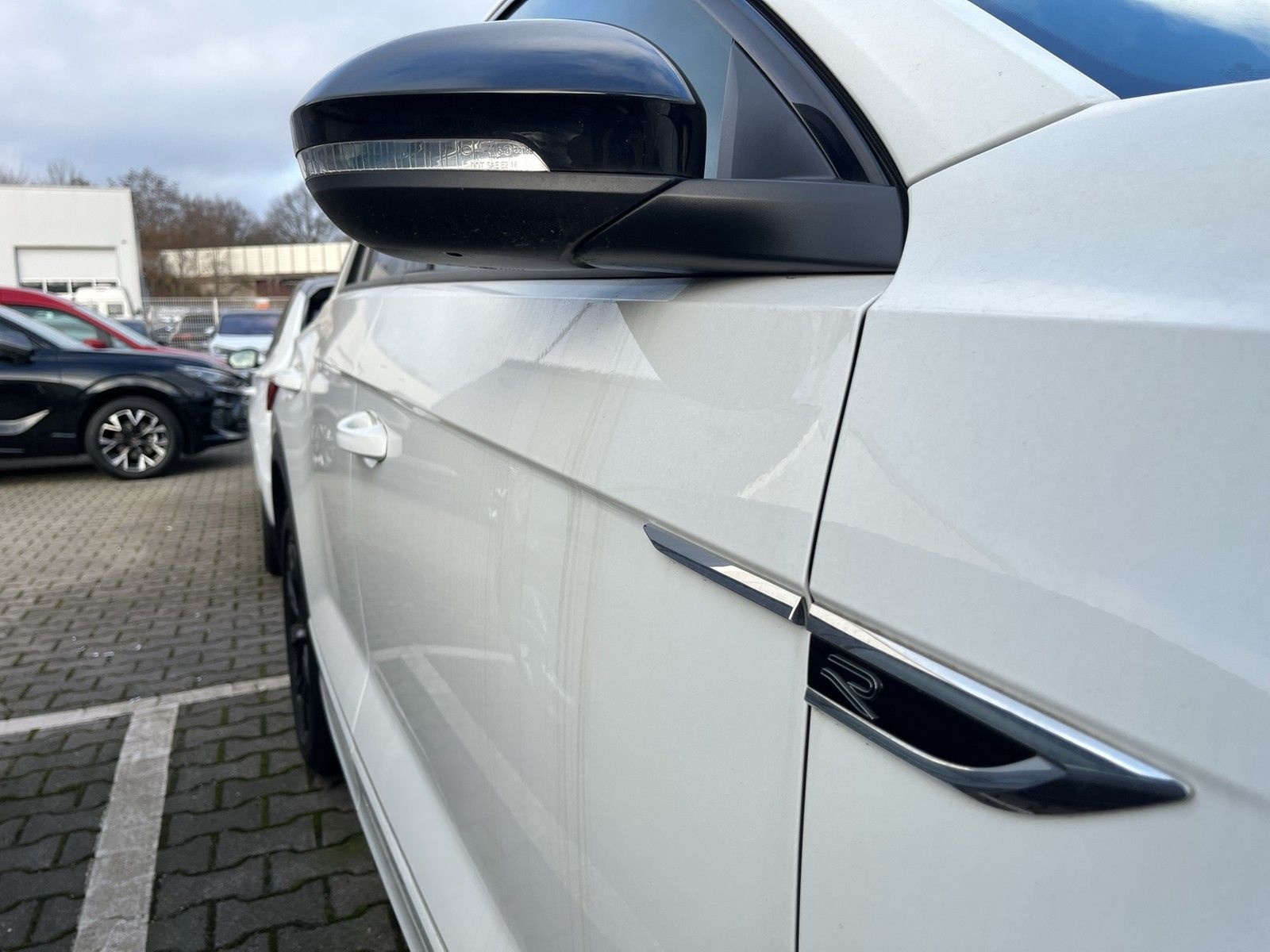 Volkswagen T-Roc 1.0 TSI R-Line Navi LED VC IQ AHK Kam LM18 foto 7