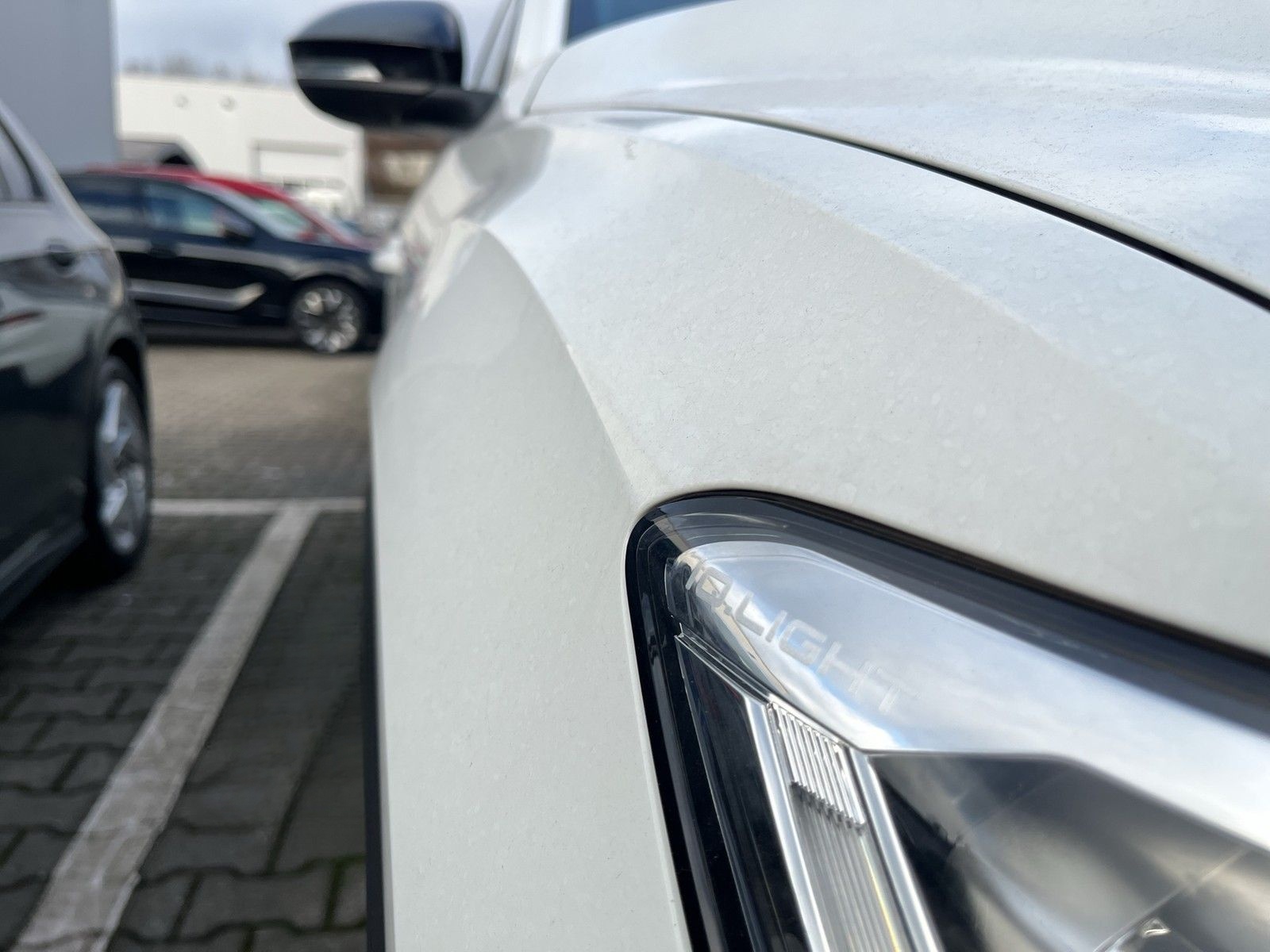 Volkswagen T-Roc 1.0 TSI R-Line Navi LED VC IQ AHK Kam LM18 foto 8