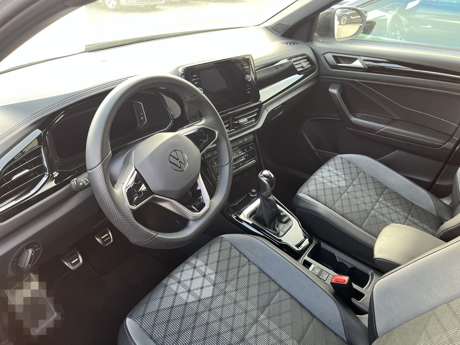 Volkswagen T-Roc 1.0 TSI R-Line Navi LED VC IQ AHK Kam LM18 foto 9