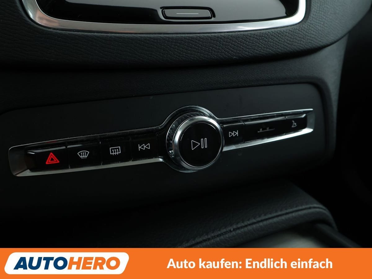 Volvo XC90 2.0 B5 Diesel Momentum Pro AWD Aut. NAVI foto 24