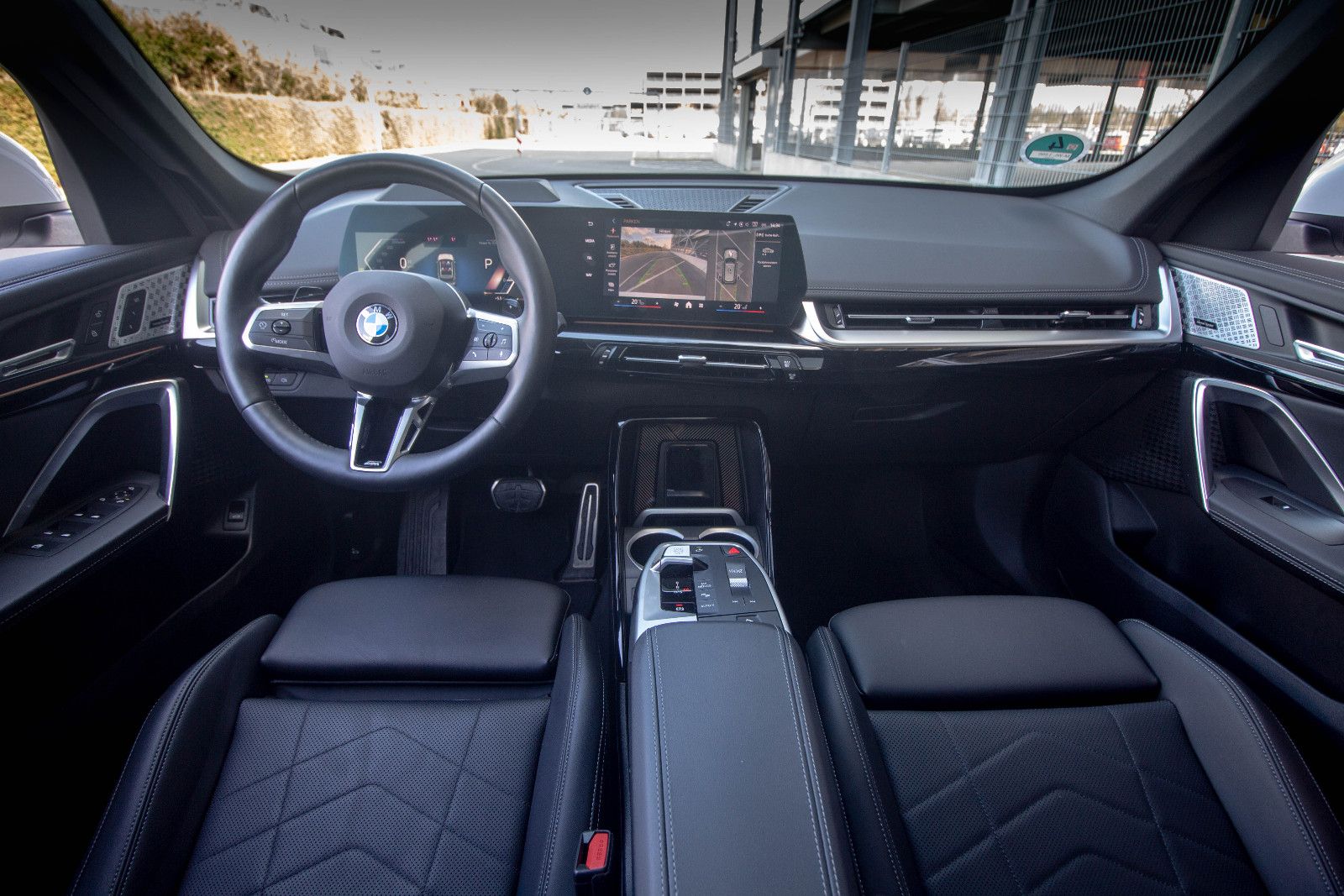 BMW X1 20i sDrive M Sport PANO HUD 360 eSitze h&k foto 2