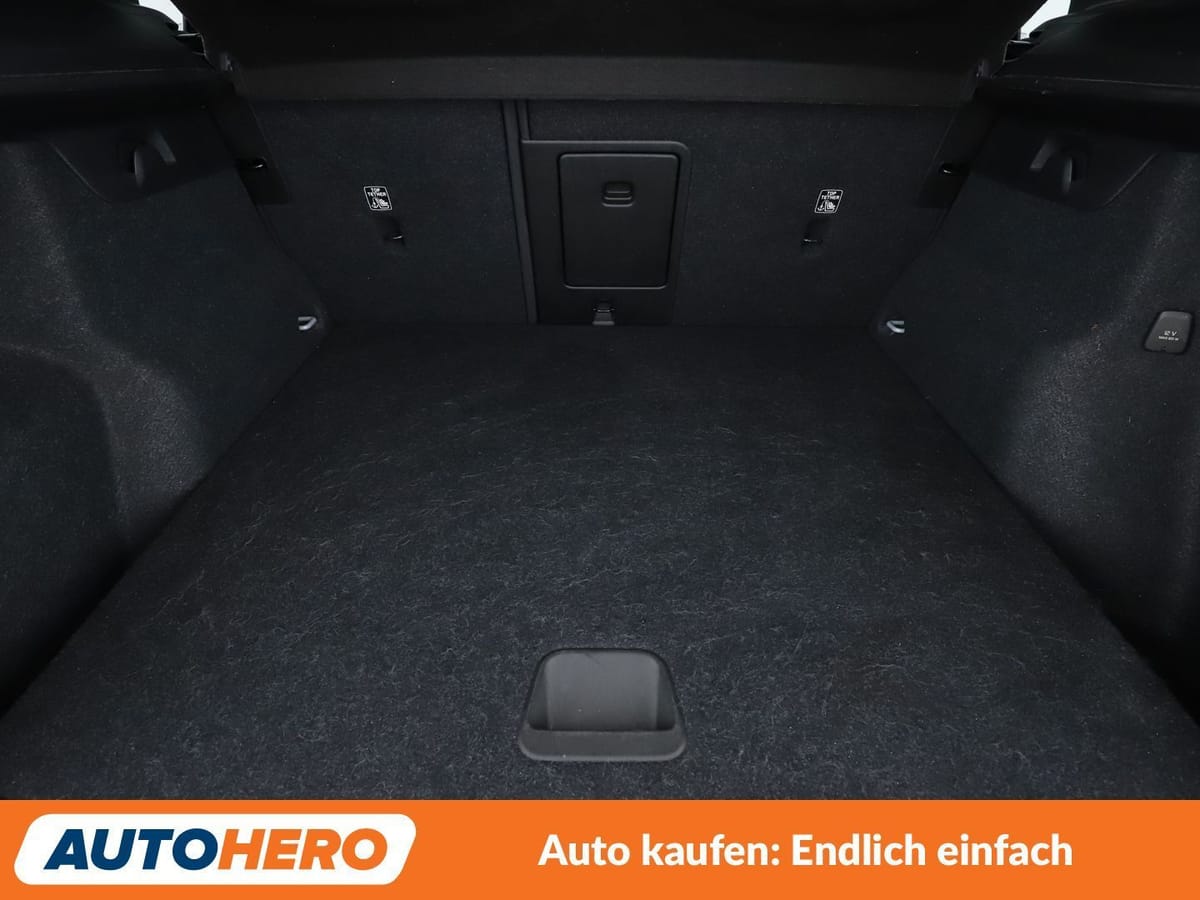 Volvo XC40 2.0 B4 Mild-Hybrid R-Design 2WD Aut. ACC foto 18