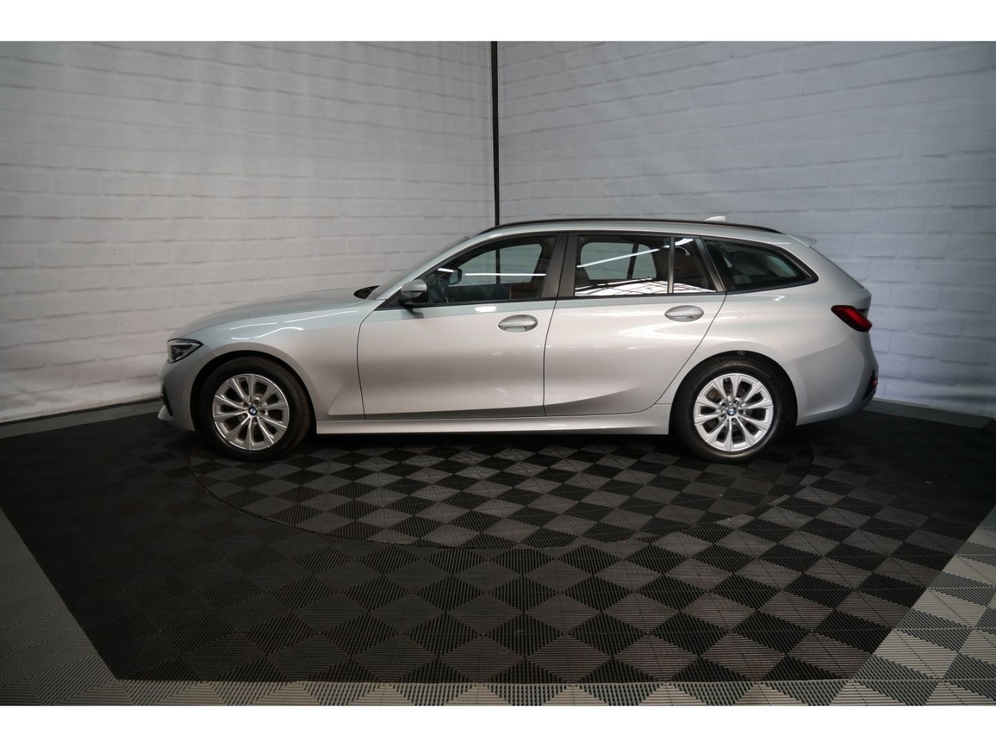 BMW 318 d Advantage Panorama+LED+Navi+Leder+L-Cockpi foto 2
