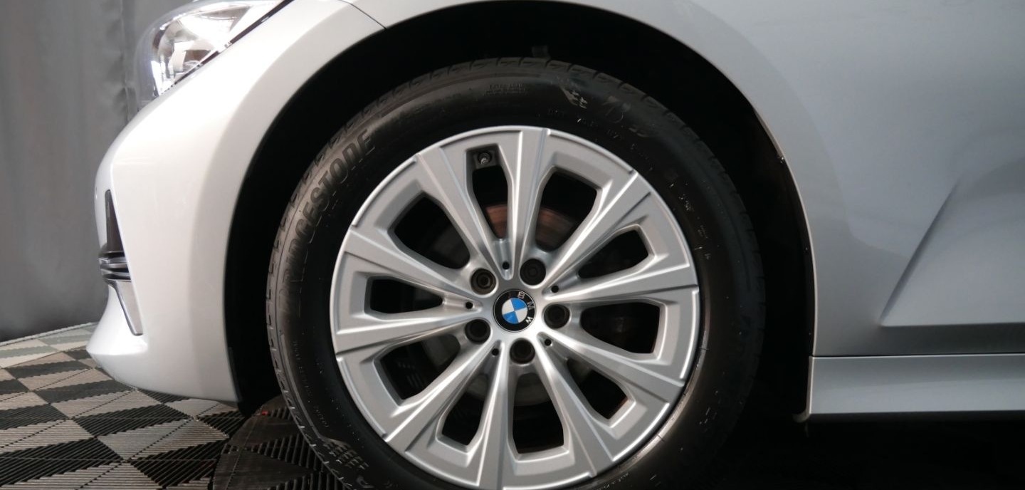 BMW 318 d Advantage Panorama+LED+Navi+Leder+L-Cockpi foto 21