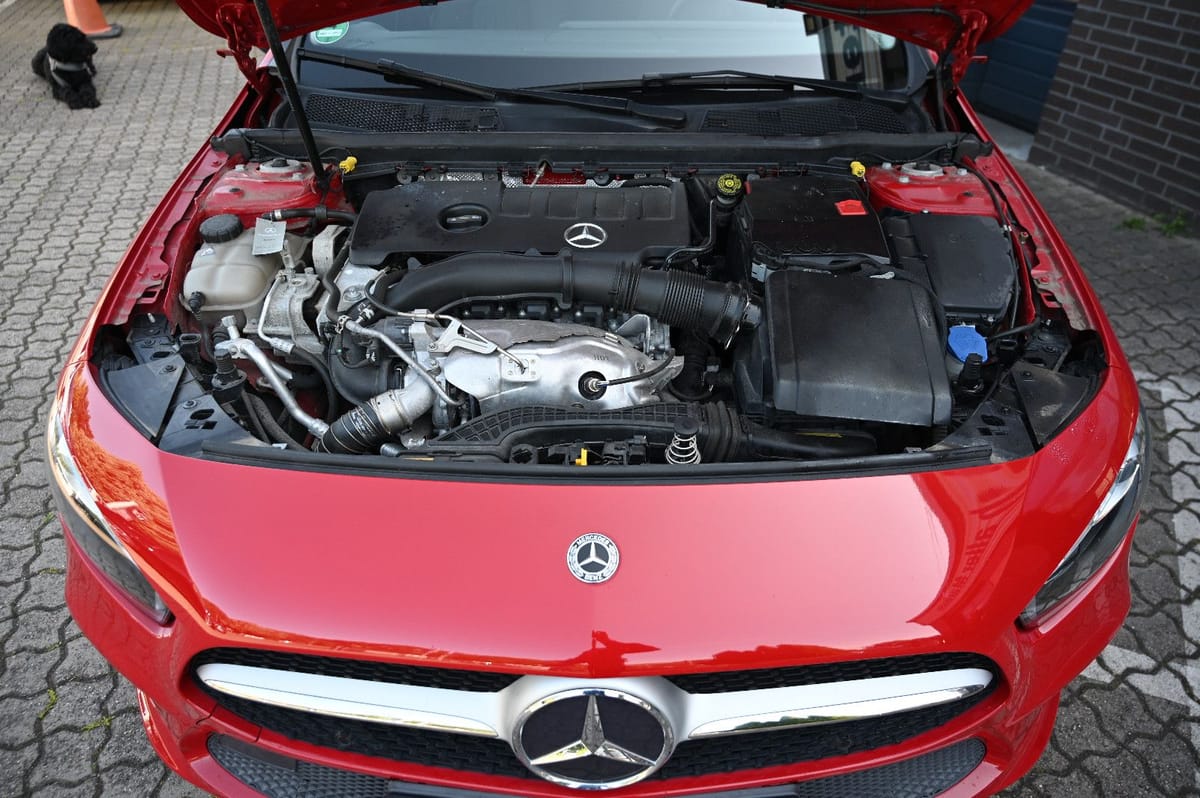 Mercedes-Benz A 250 Progressive Leder Navi LED PDC Tempomat foto 18