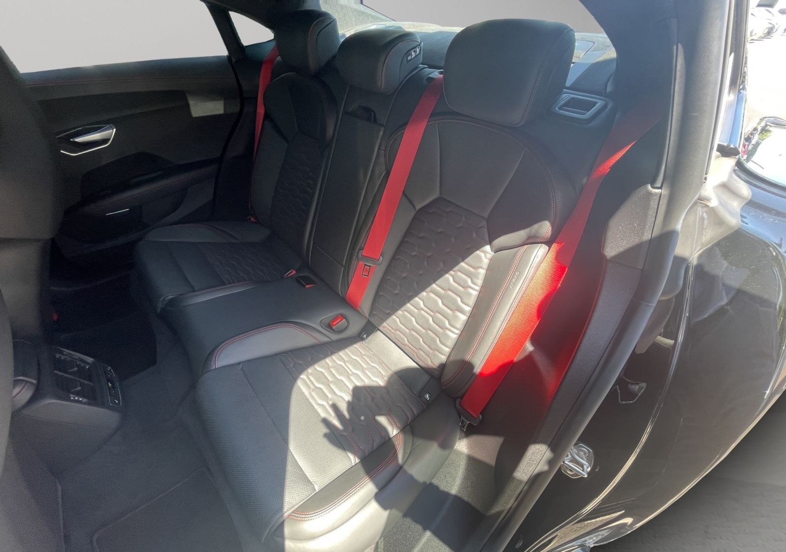 Audi RS e-tron GT Laser Navi B&O HuD Standklima 360° foto 18