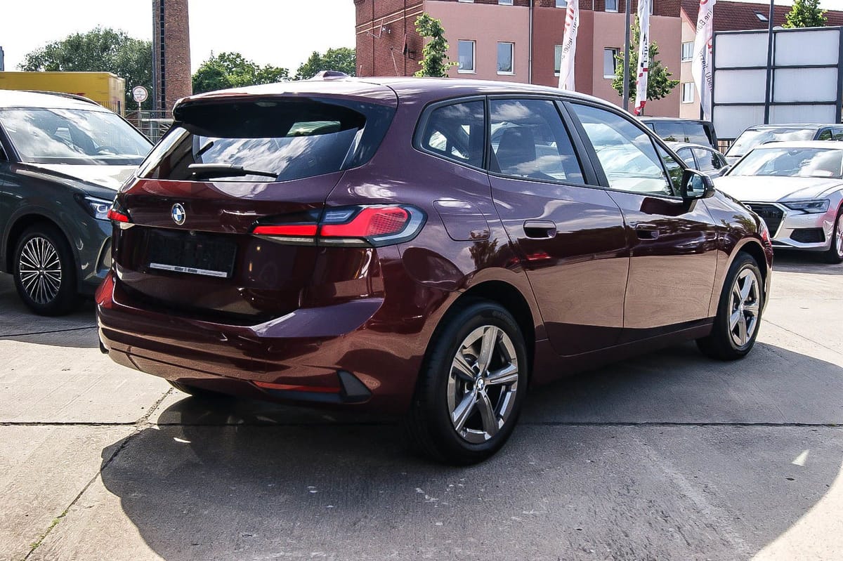 BMW 223 Active Tourer i xDrive LEDER HEAD-UP SPORT 4 foto 3