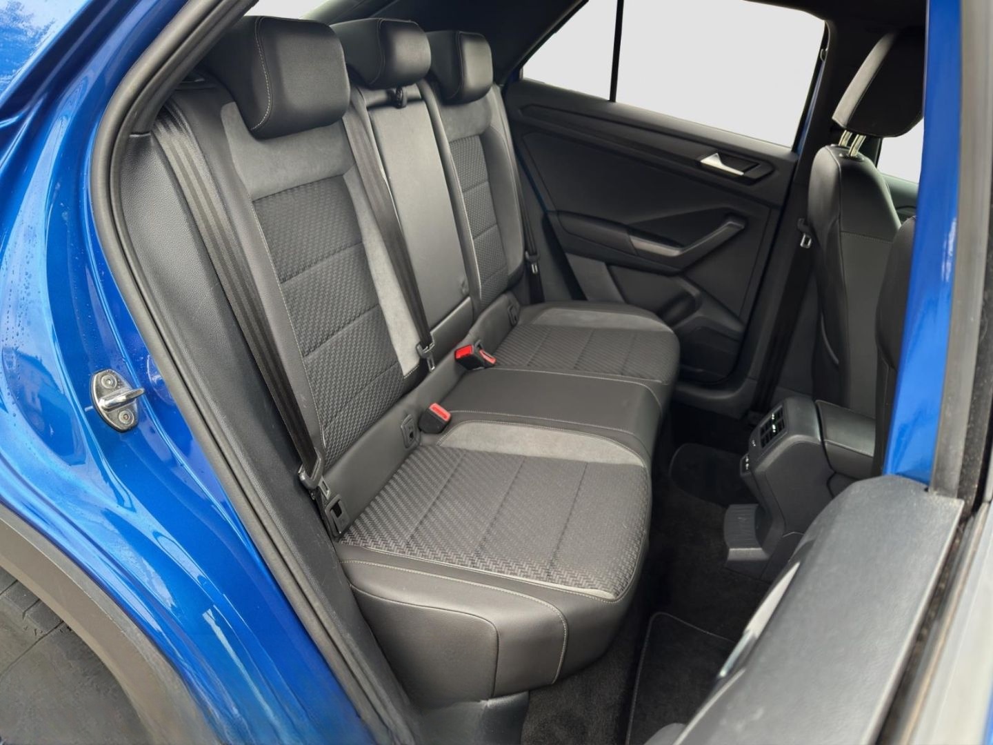 Volkswagen T-Roc 2.0 TSI DSG 4Mo. Sport PANO AHK REAR VIEW  foto 22