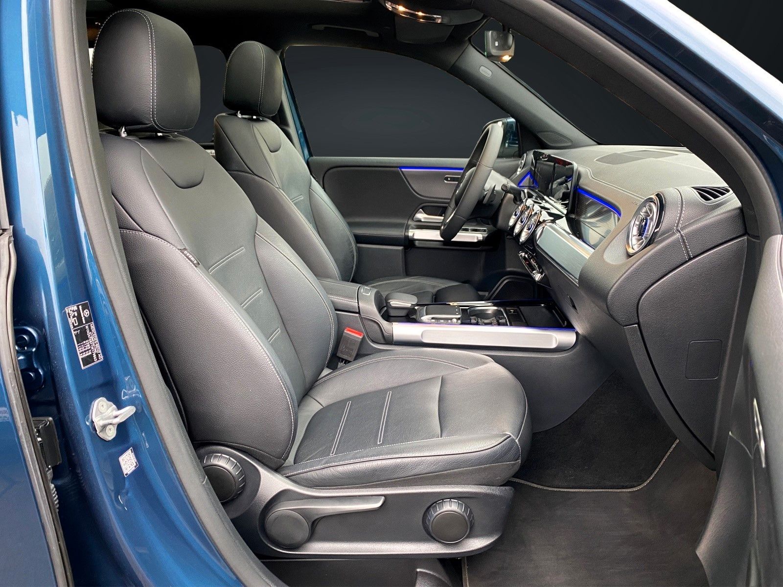 Mercedes-Benz GLB 200 PROGRESSIVE KAMERA-PANORAMA-7-SITZER foto 14