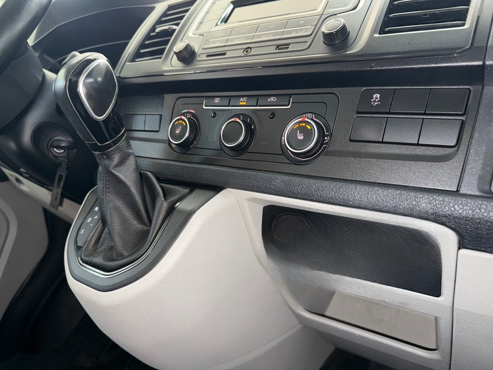 Volkswagen T6 5Sitzer*Mittelhochdach 2,0 TDI-4Motion*Autom. foto 21