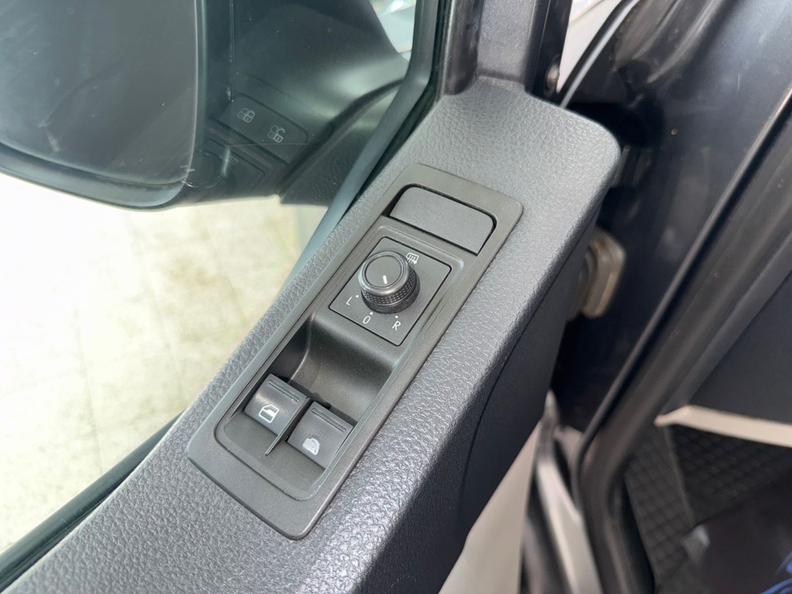 Volkswagen T6 5Sitzer*Mittelhochdach 2,0 TDI-4Motion*Autom. foto 26