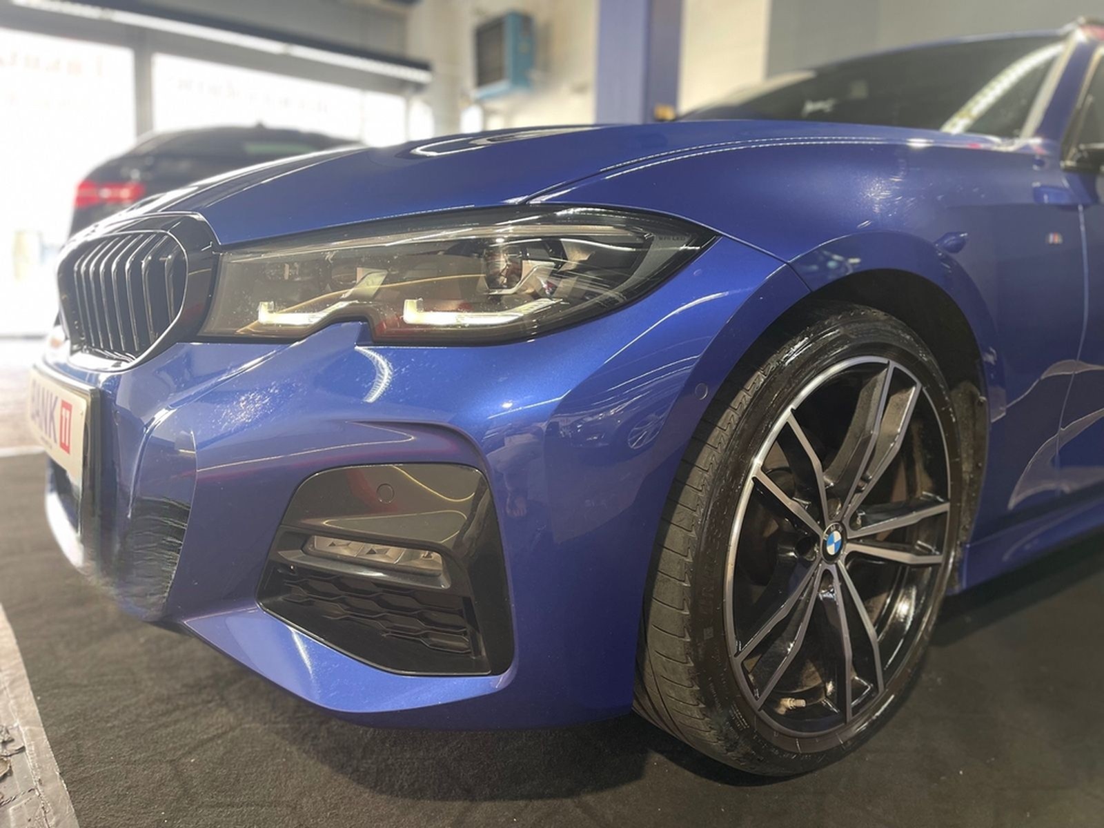 BMW 320d Touring xDrive M Sport /PANO/ Head UP foto 5
