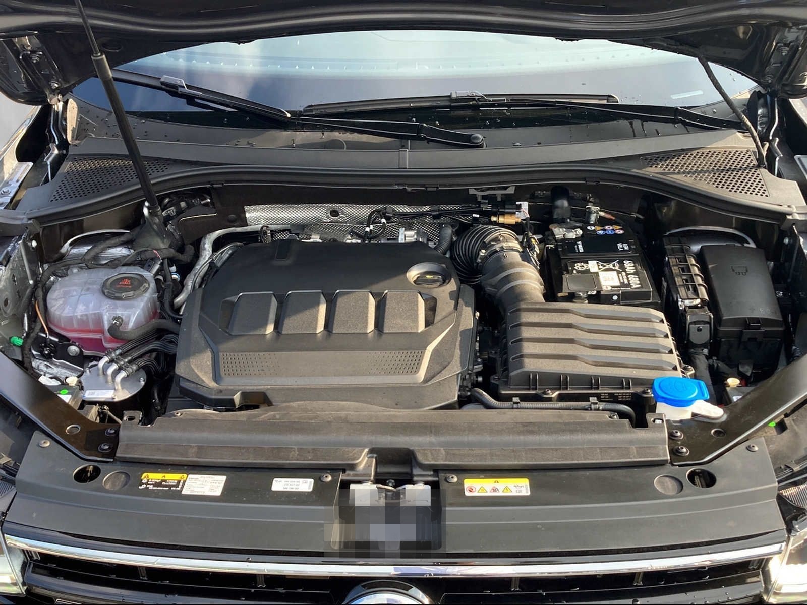 Volkswagen Tiguan Allspace R-Line 2,0 l TDI 4M AHK+PANO+STH foto 17