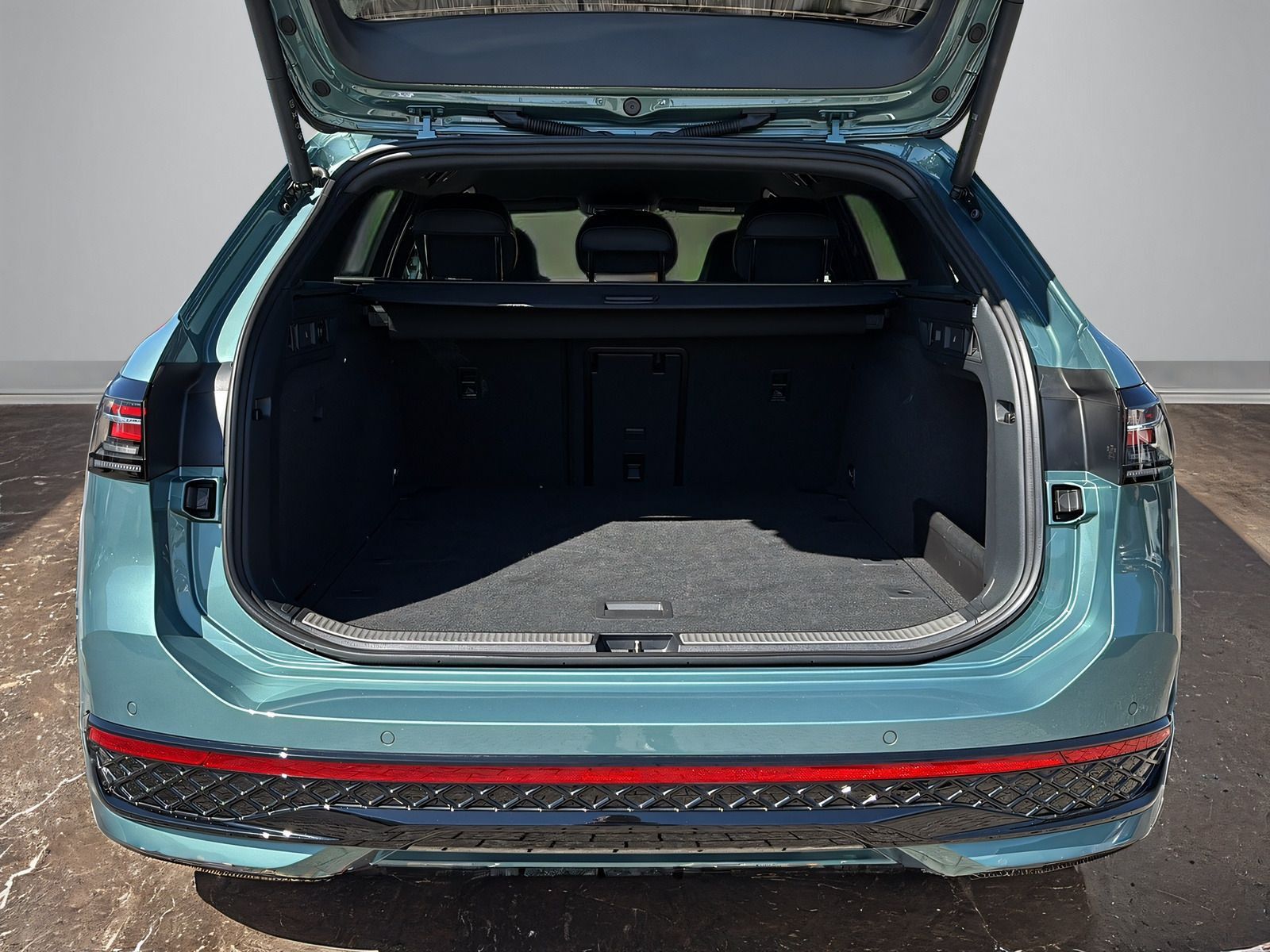 Volkswagen Passat Variant R-Line 2.0TDI DSG 4M +AHK+KAMERA+ foto 14