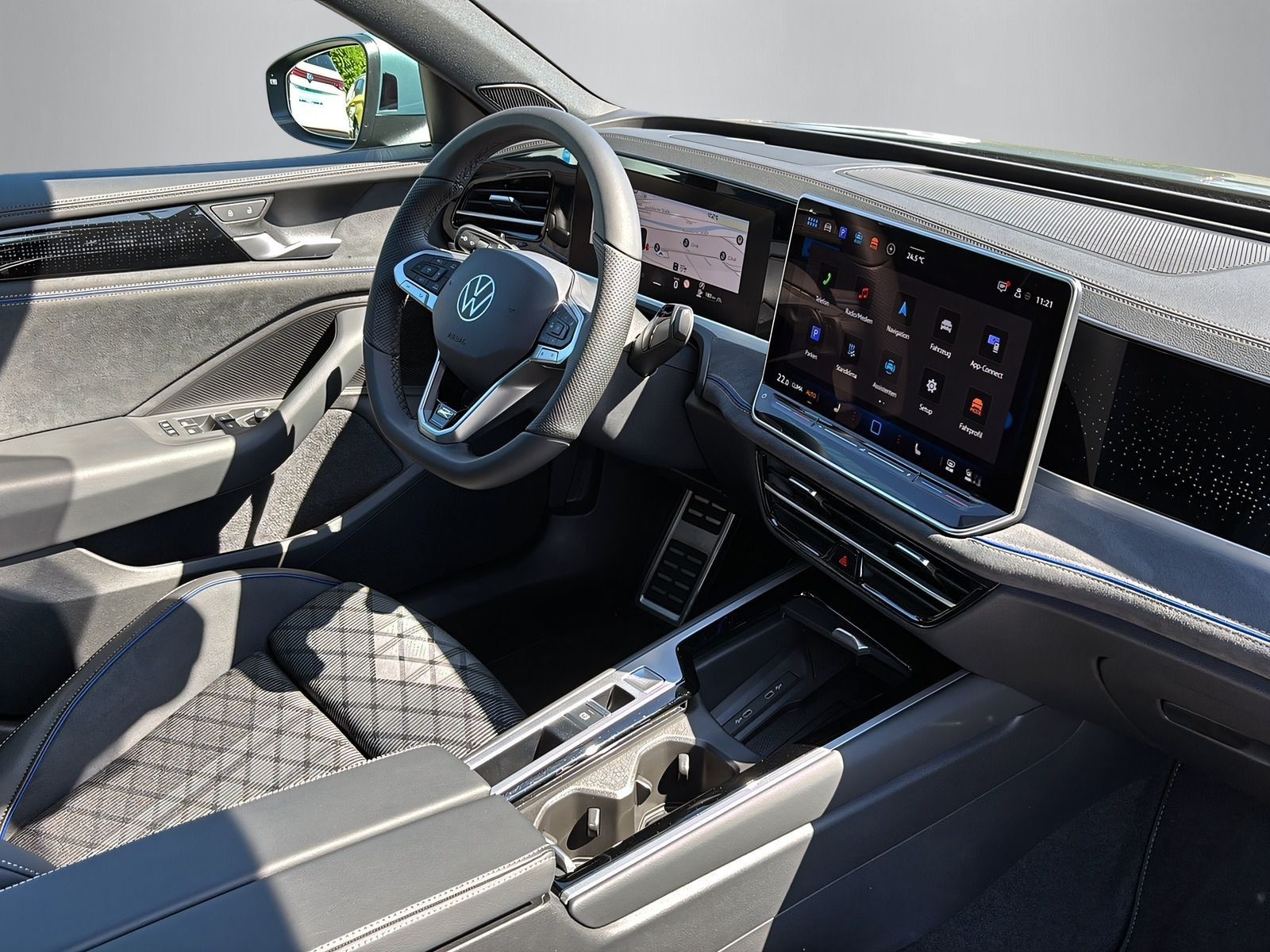 Volkswagen Passat Variant R-Line 2.0TDI DSG 4M +AHK+KAMERA+ foto 16