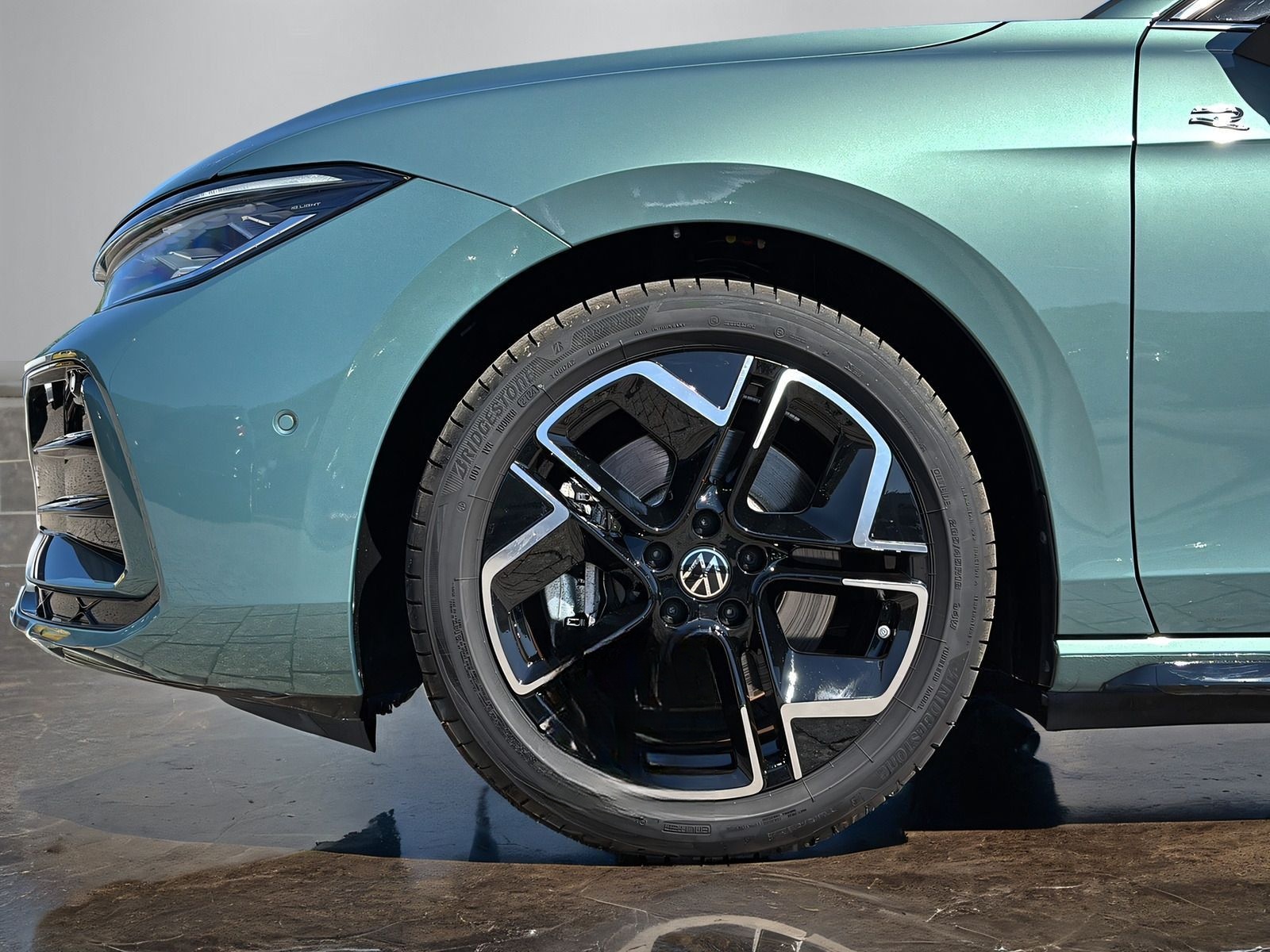 Volkswagen Passat Variant R-Line 2.0TDI DSG 4M +AHK+KAMERA+ foto 4