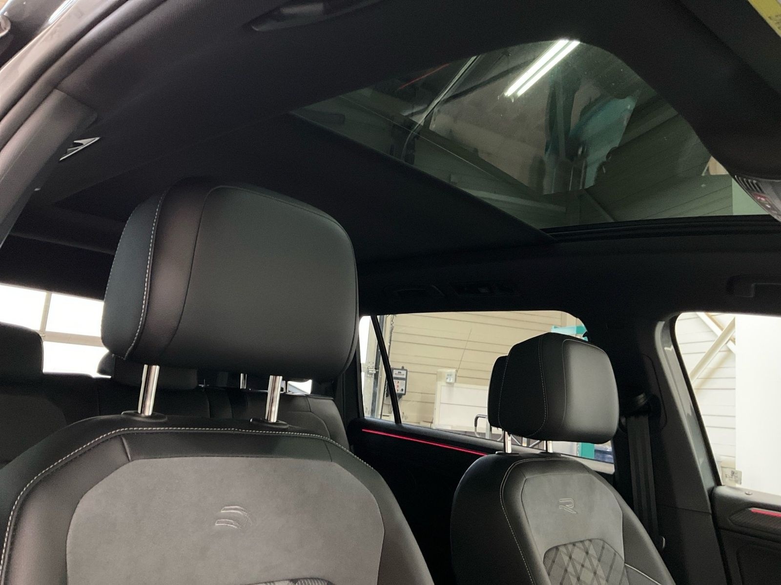 Volkswagen Tiguan Allspace R-LINE 2.0TSI 190PS 4Mo NP66T MA foto 19