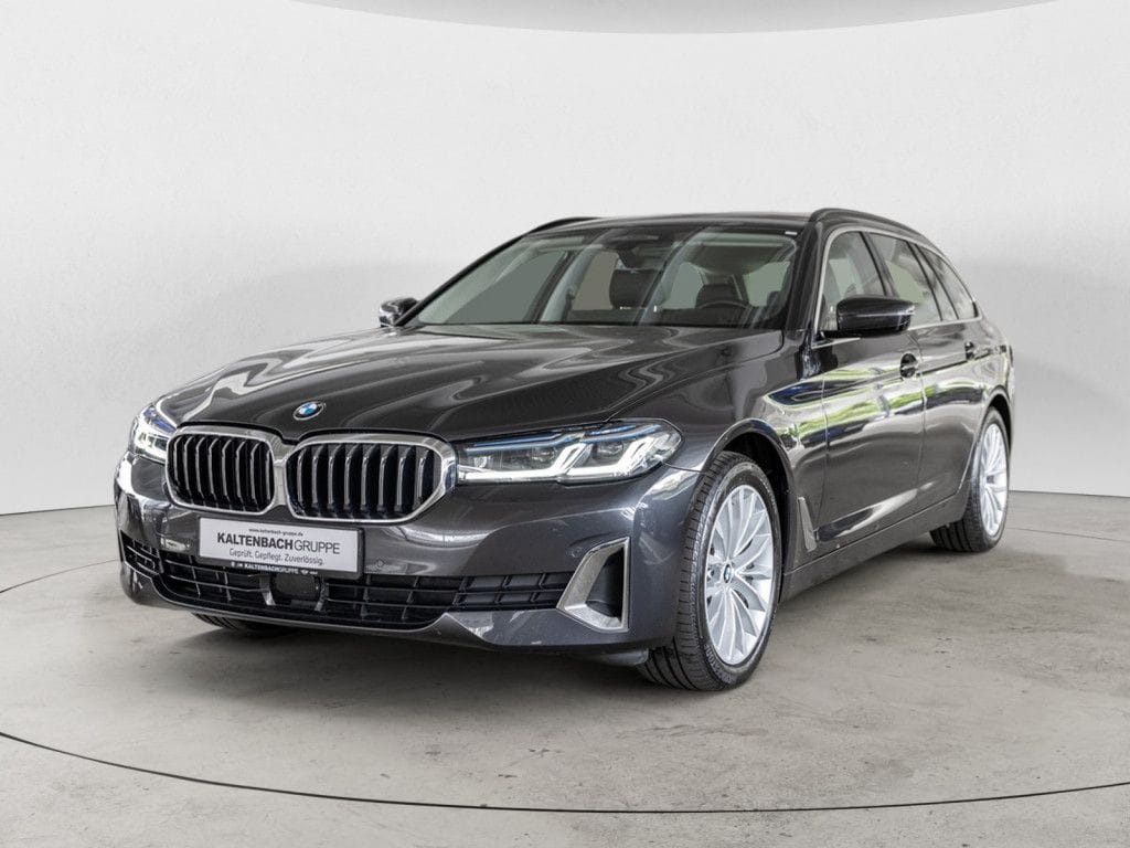 BMW 530i Touring xDrive Luxury Line FACEL. AHK HUD foto 2