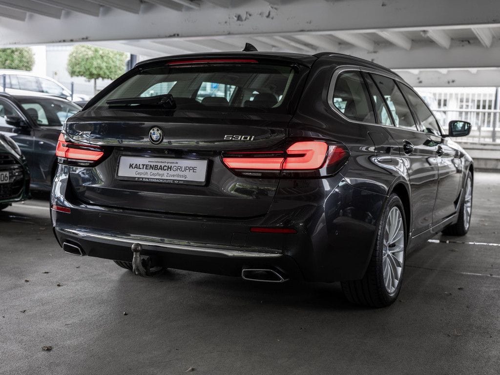 BMW 530i Touring xDrive Luxury Line FACEL. AHK HUD foto 5