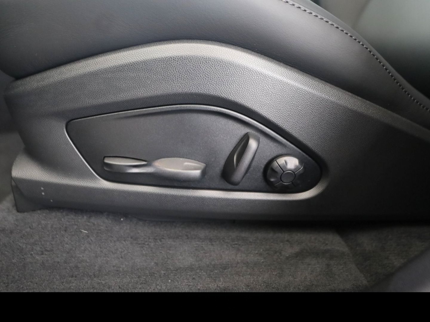 Porsche Macan 4/ Luft/ BOSE/ 21 Zoll/ Matrix uvm. foto 24