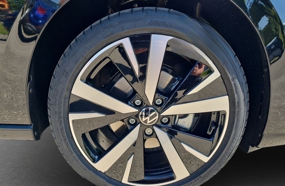 Volkswagen Golf Style 1.5 l eTSI MATRIX Nav AHK Winterpaket foto 17
