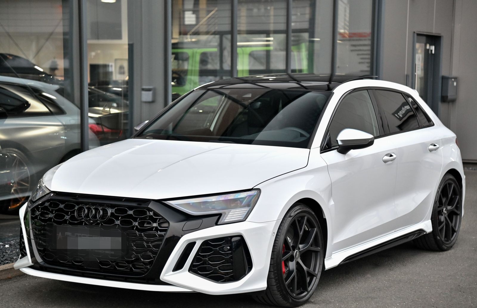 Audi RS3 Sportback 2.5 TFSI Pano* Matrix* 280 km/h* foto 2
