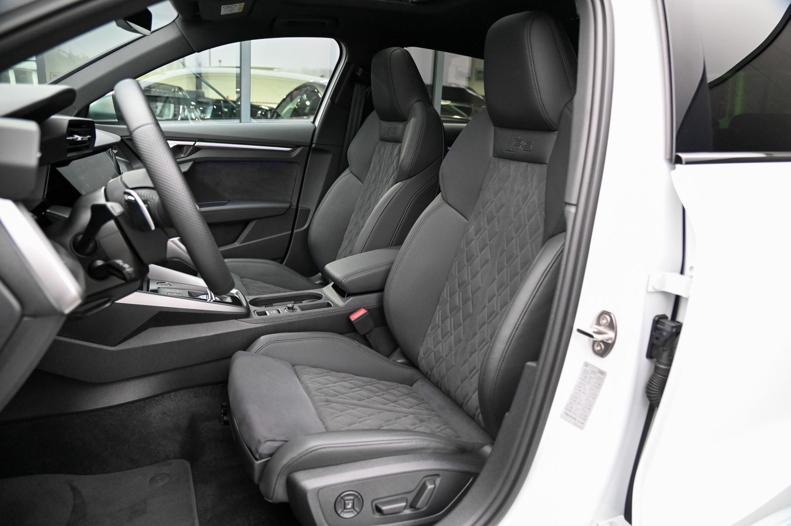 Audi RS3 Sportback 2.5 TFSI Pano* Matrix* 280 km/h* foto 12