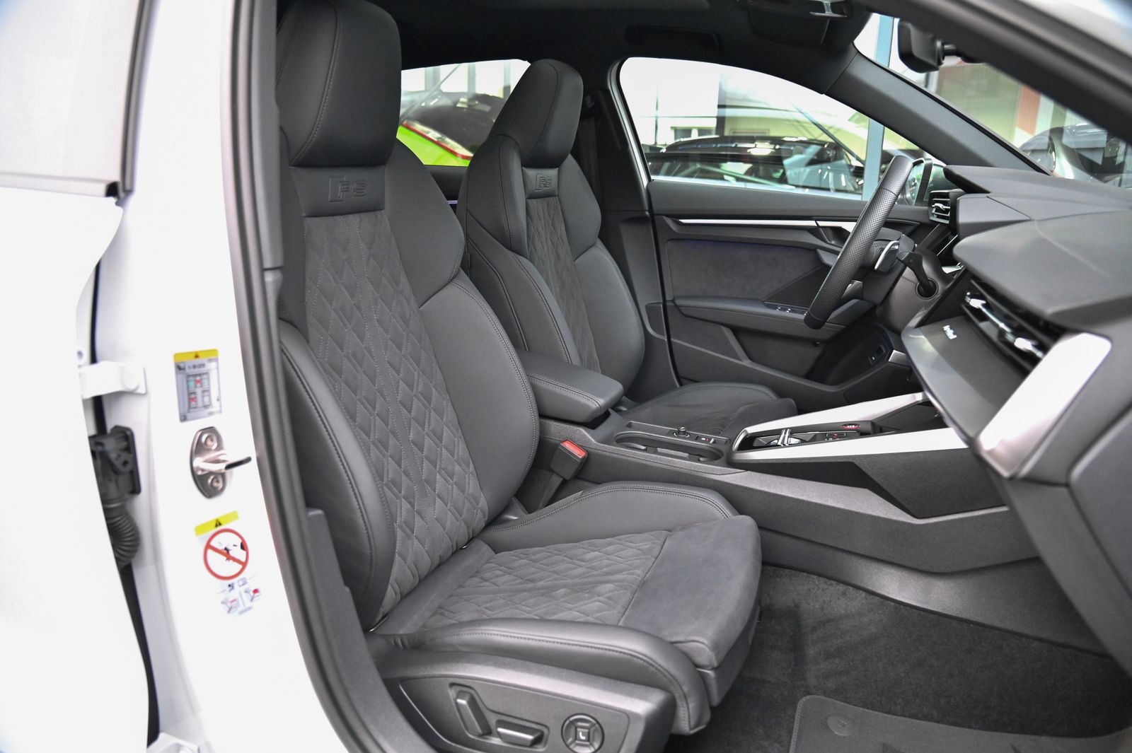 Audi RS3 Sportback 2.5 TFSI Pano* Matrix* 280 km/h* foto 13