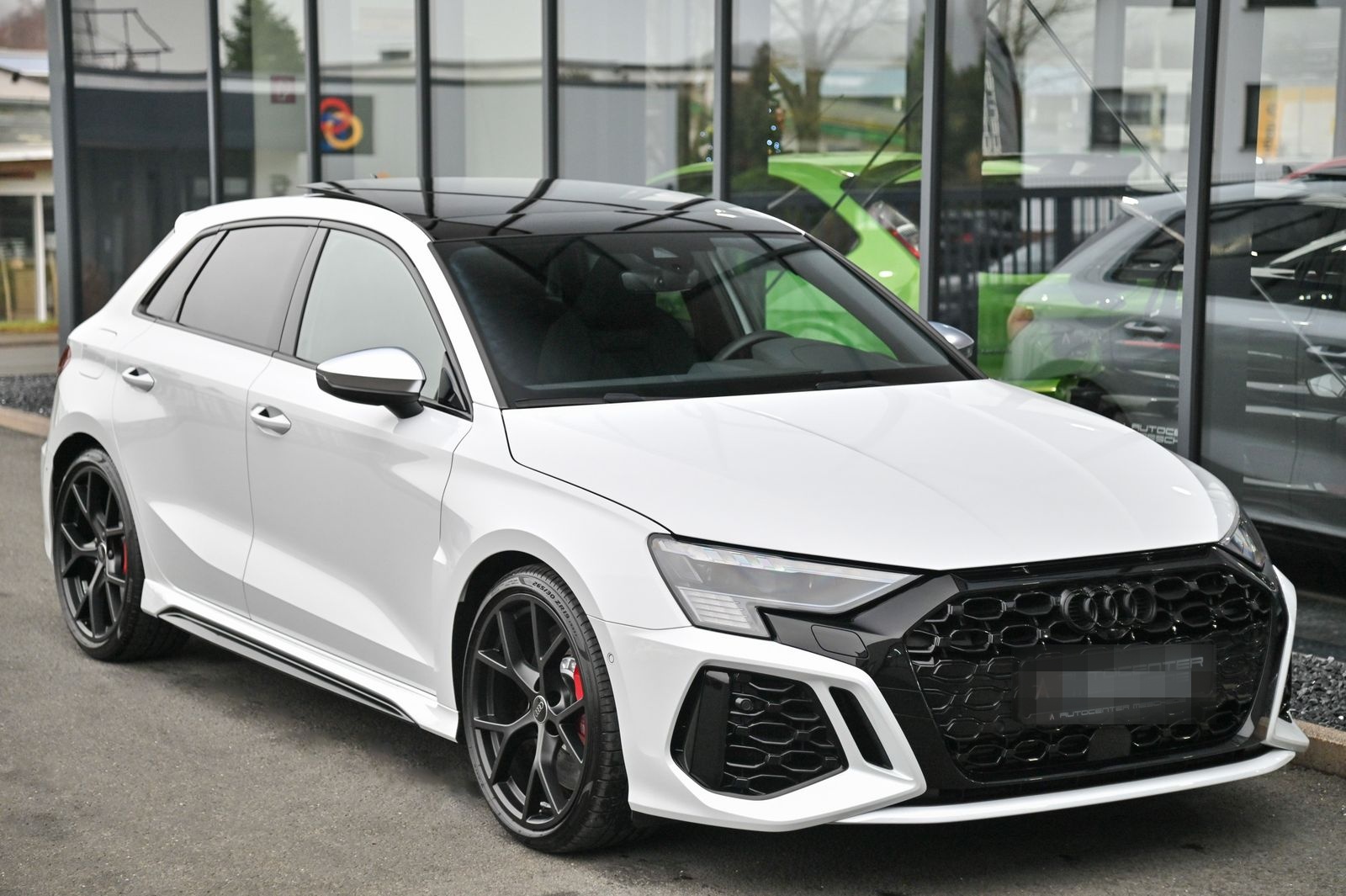 Audi RS3 Sportback 2.5 TFSI Pano* Matrix* 280 km/h* foto 3