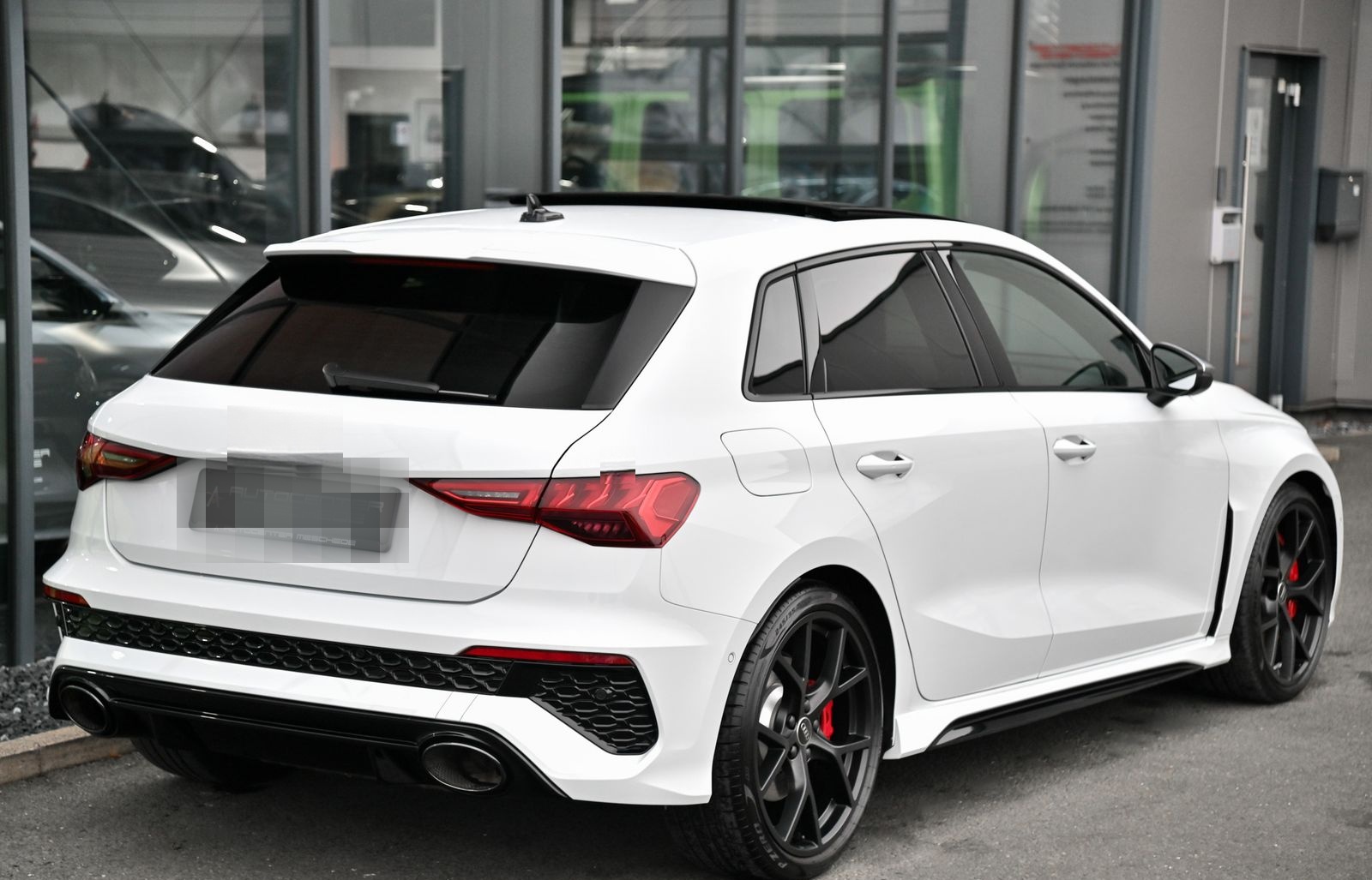 Audi RS3 Sportback 2.5 TFSI Pano* Matrix* 280 km/h* foto 4