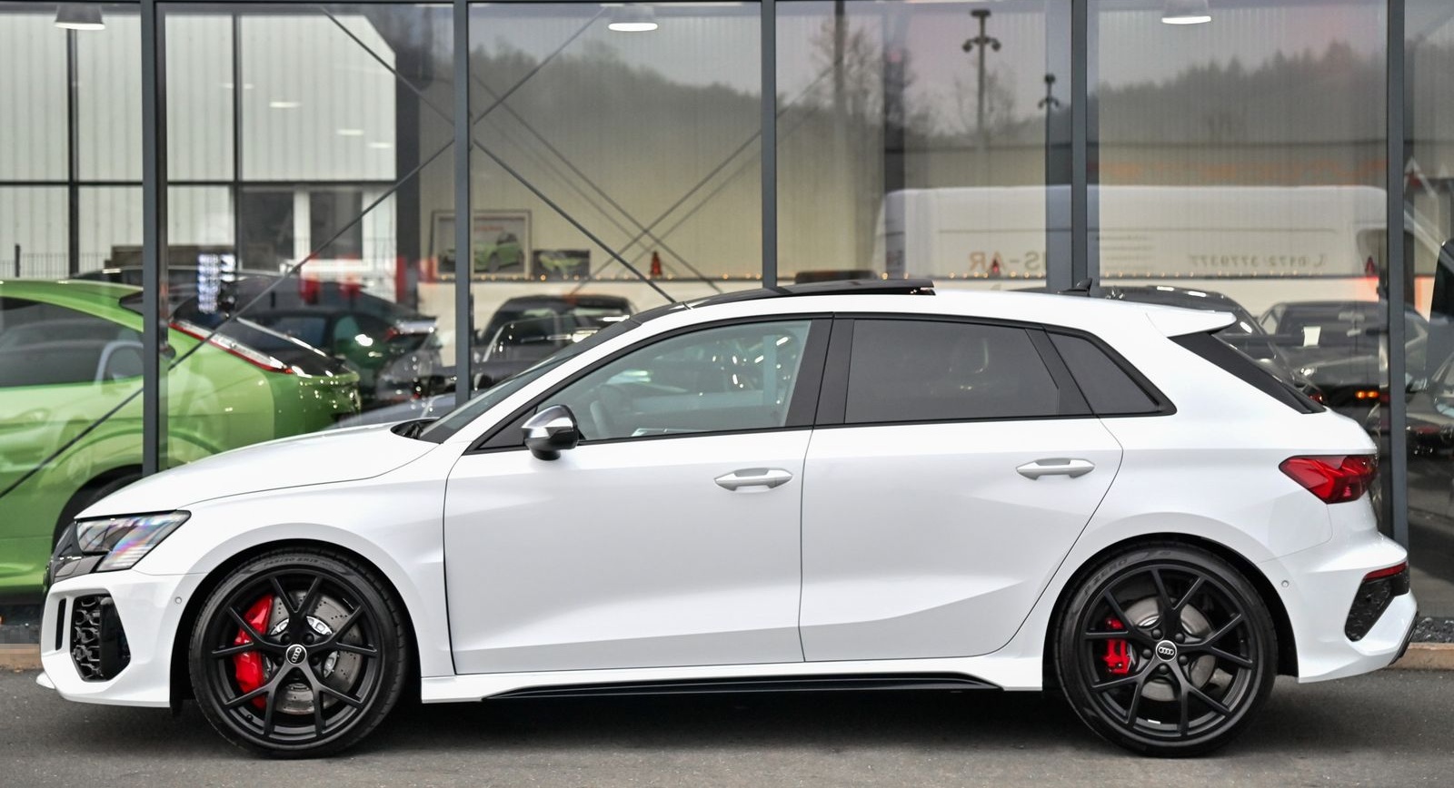 Audi RS3 Sportback 2.5 TFSI Pano* Matrix* 280 km/h* foto 6