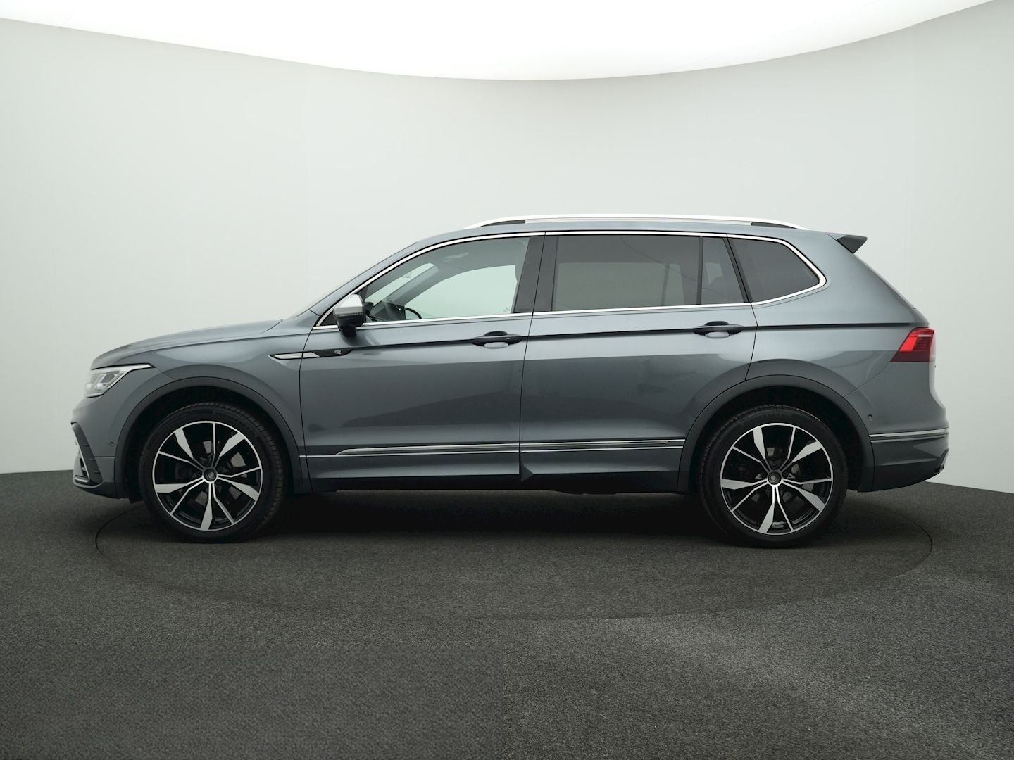 Volkswagen Tiguan Allspace 2.0 TSI DSG 4Mo. R-Line 5-SITZE  foto 3