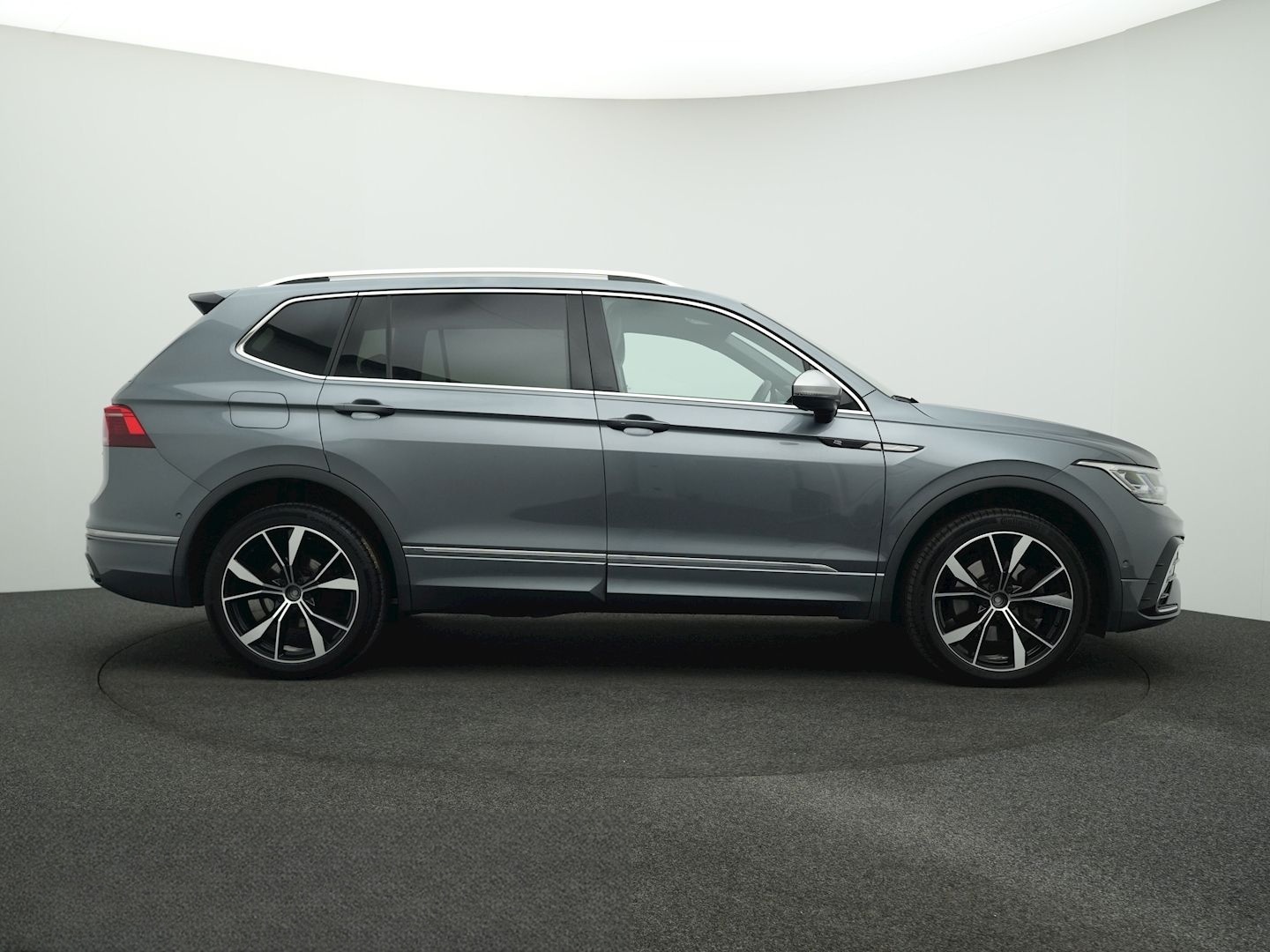 Volkswagen Tiguan Allspace 2.0 TSI DSG 4Mo. R-Line 5-SITZE  foto 8