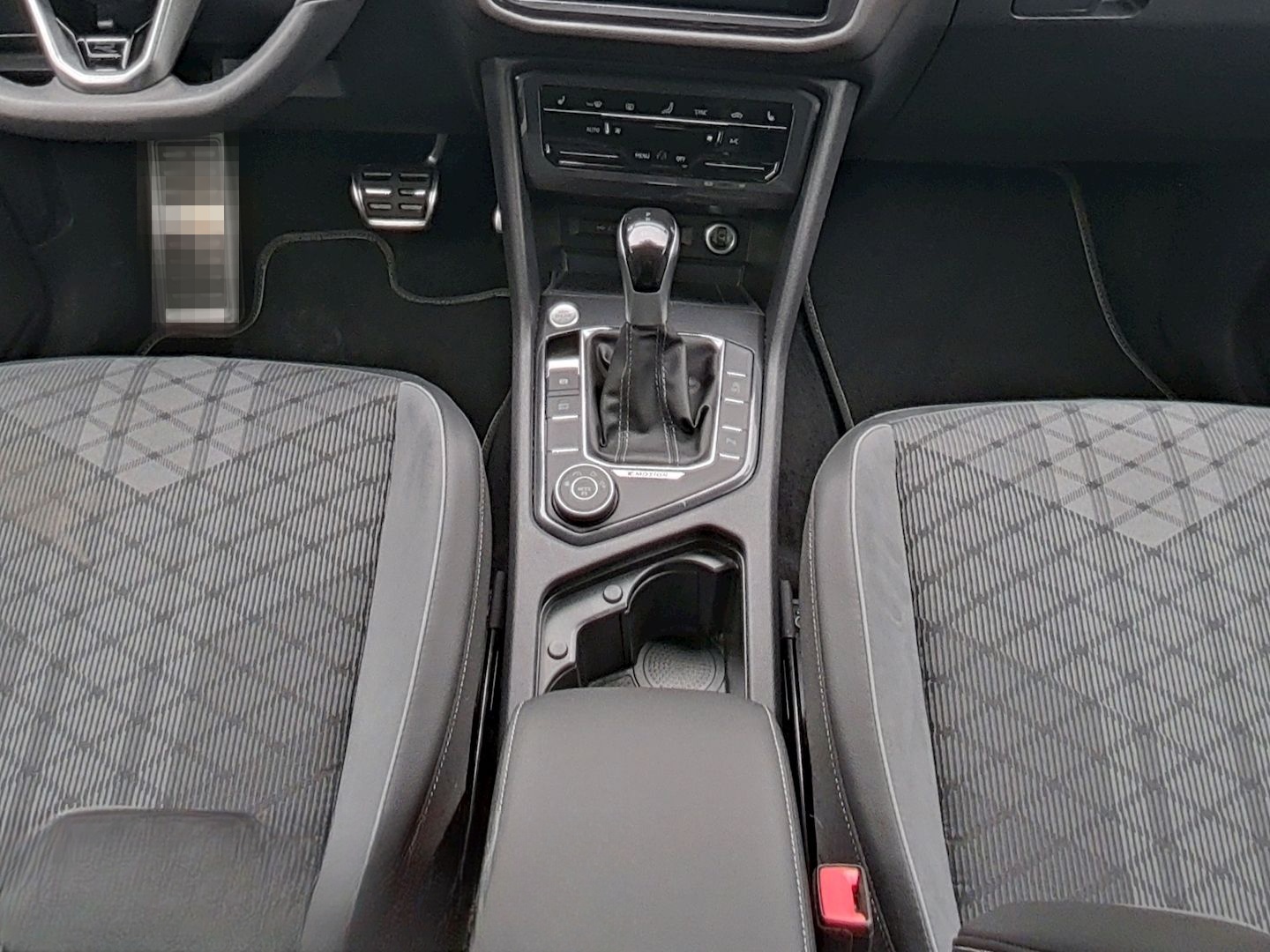 Volkswagen Tiguan Allspace 2.0 TDI DSG 4Mo. R-Line BLACK 7S foto 16