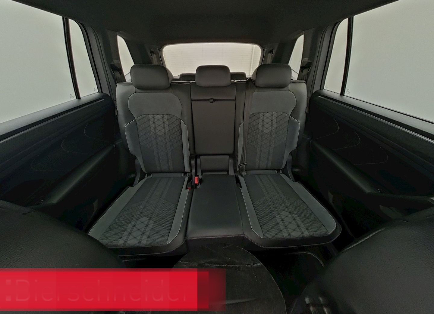 Volkswagen Tiguan Allspace 2.0 TDI DSG 4Mo. R-Line BLACK 7S foto 17