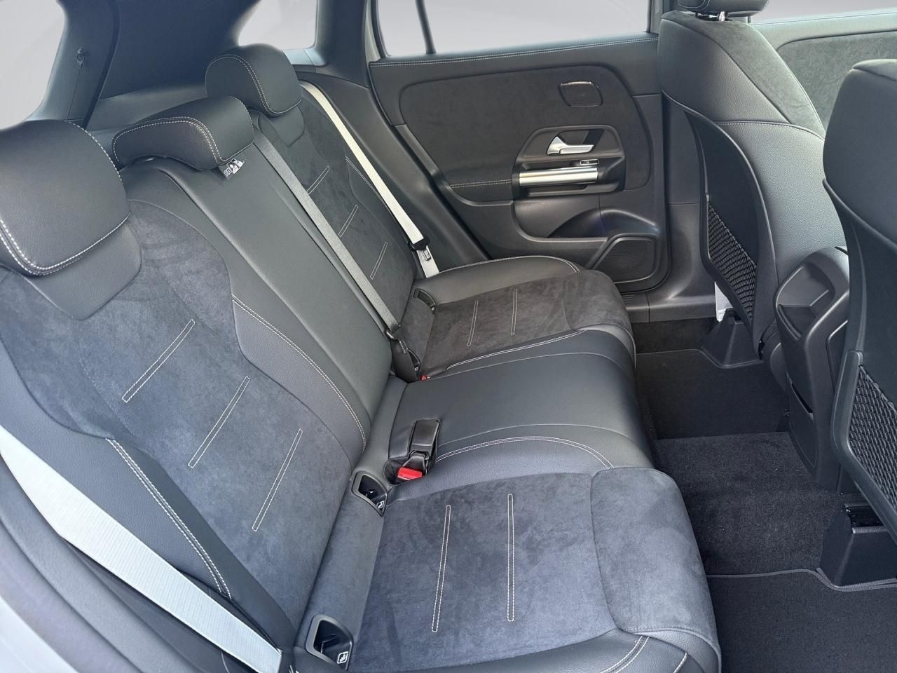 Mercedes-Benz GLA 200 AMG+NIGHT+AHK+360+LENKRHZ+MULTIB+SOUND+ foto 13