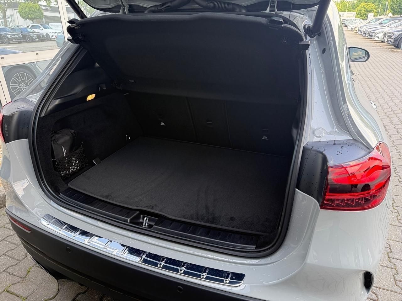 Mercedes-Benz GLA 200 AMG+NIGHT+AHK+360+LENKRHZ+MULTIB+SOUND+ foto 16