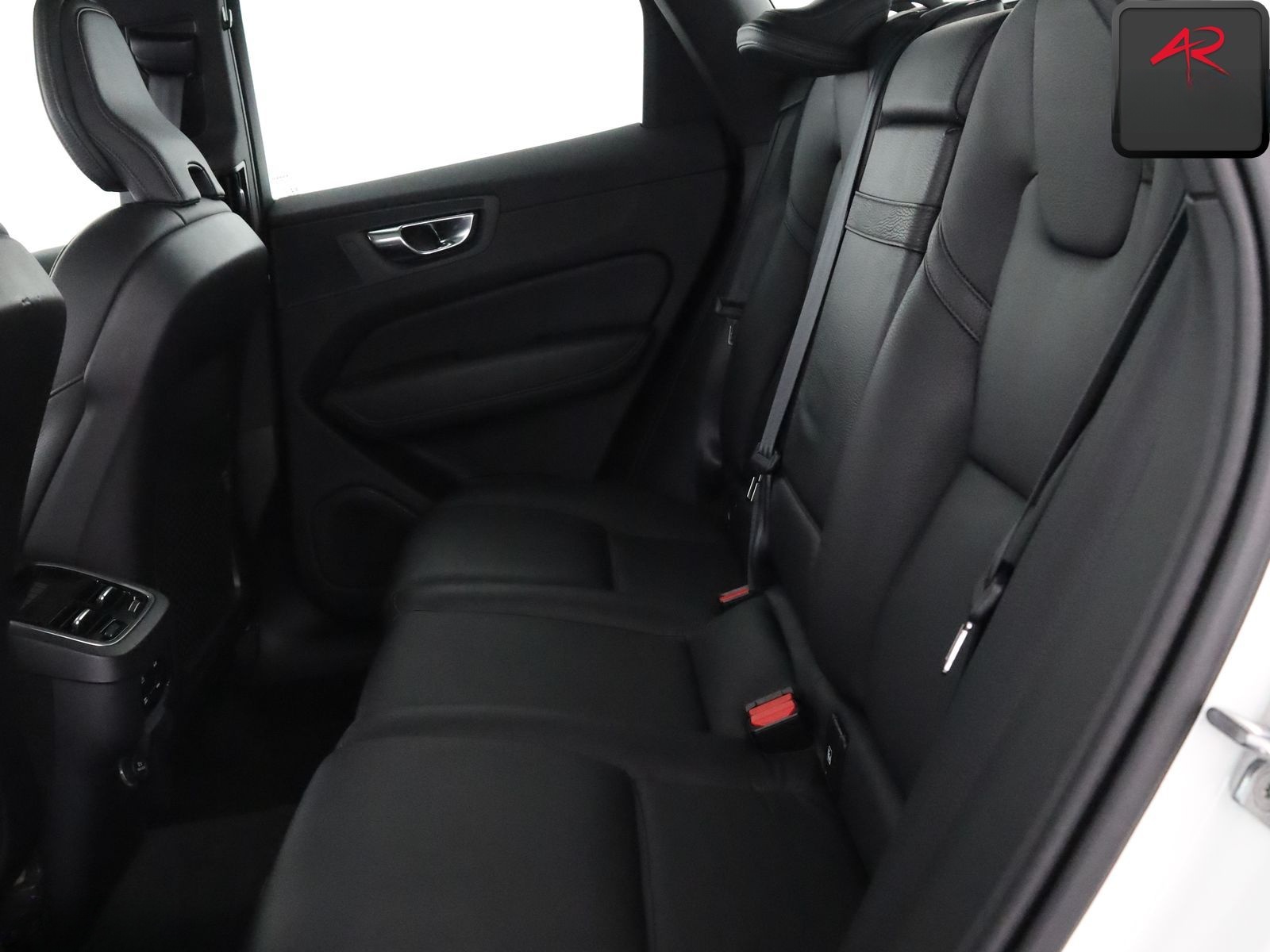 Volvo XC 60 B5 D AWD HUD,HARMAN/K,KEYLESS,PANO,KAMERA foto 11