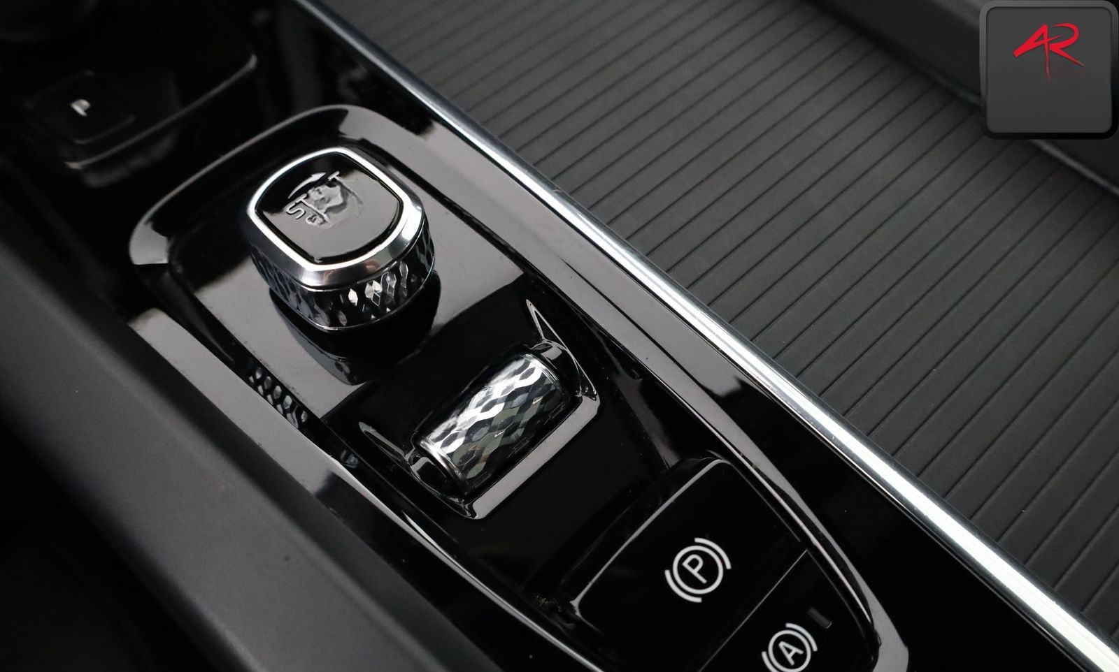 Volvo XC 60 B5 D AWD HUD,HARMAN/K,KEYLESS,PANO,KAMERA foto 23