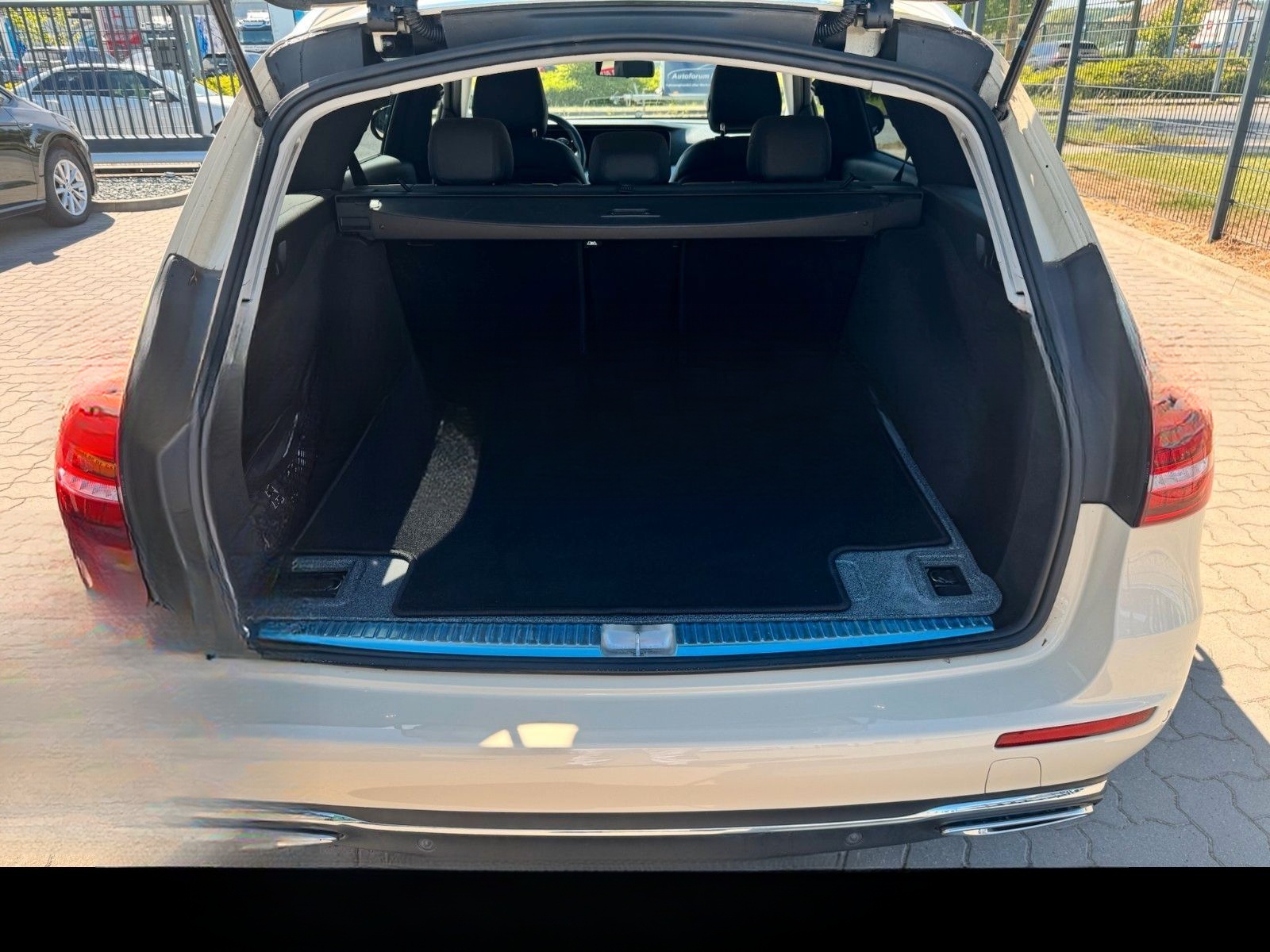 Mercedes-Benz E 200 d T *TAXI*NAVI*KAMERA*LED*1.HAND*TAXAMETER foto 9