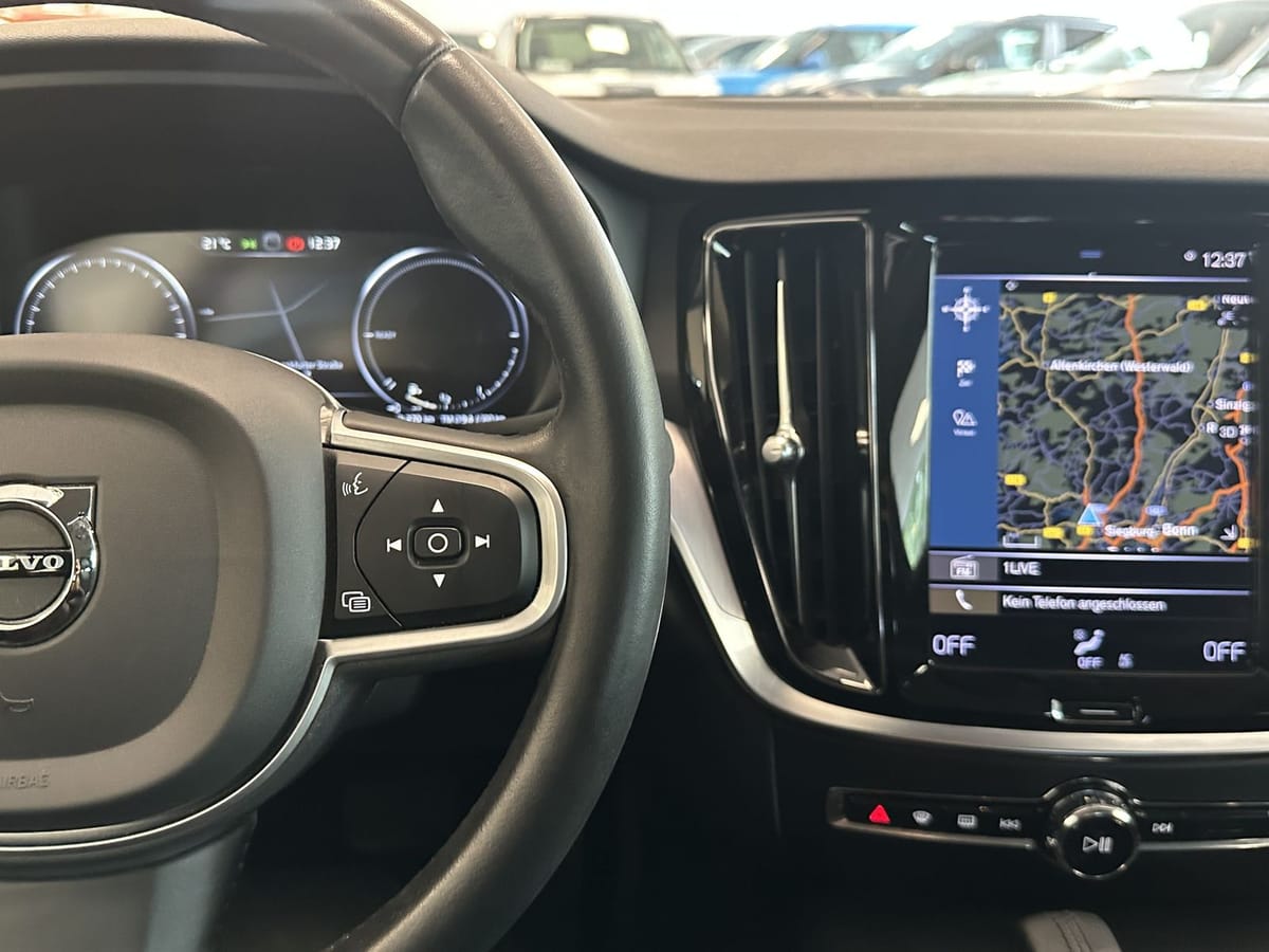 Volvo V60 Inscription Plug-In AWD CAM Harman K LED foto 24