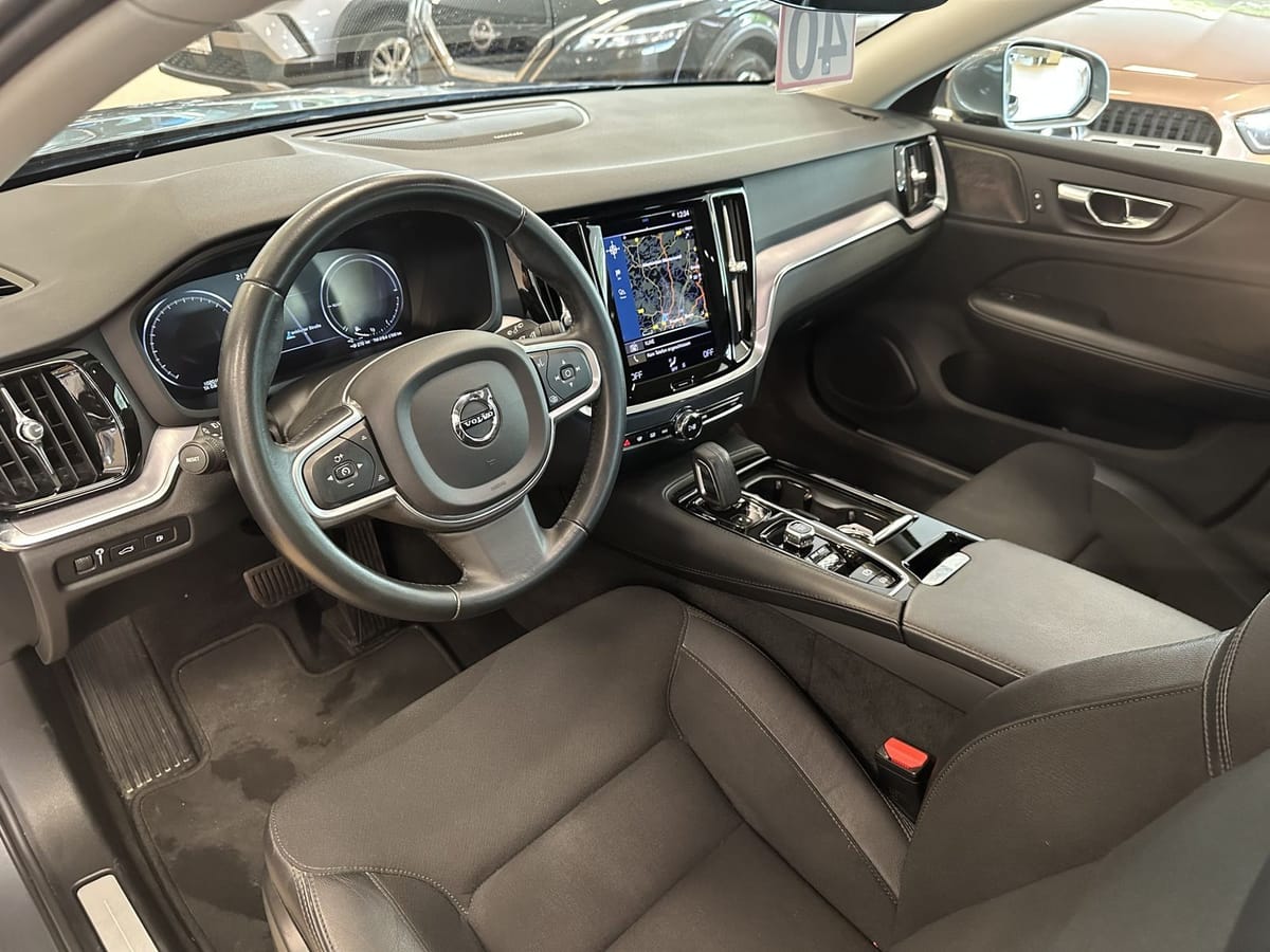 Volvo V60 Inscription Plug-In AWD CAM Harman K LED foto 10