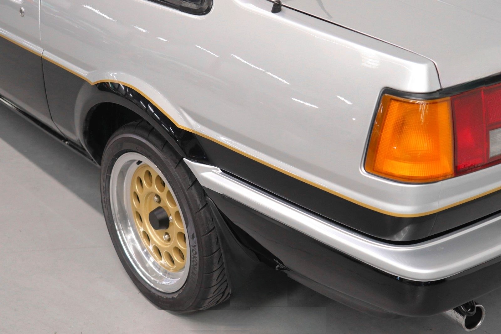 Toyota Corolla GT AE86 1.6 Twin Cam 16 Valves foto 14