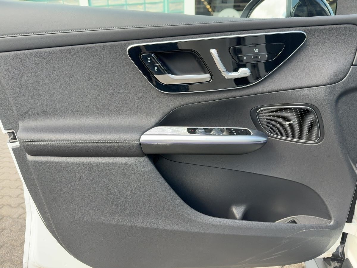Mercedes-Benz GLC 300 d 4M AMG Line DigiLight|KeyGo|S-Dach|TWA foto 14