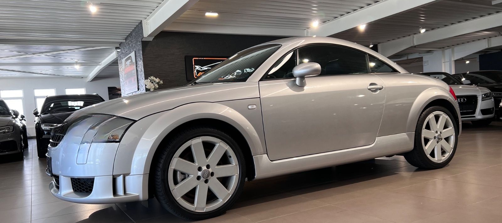 Audi TT Coupe 3.2 V6 DSG quattro BOSE NAVI KETTEN NEU foto 13