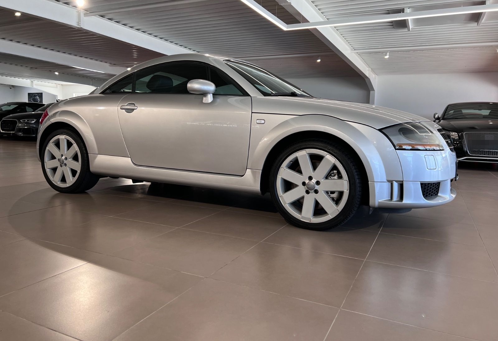 Audi TT Coupe 3.2 V6 DSG quattro BOSE NAVI KETTEN NEU foto 14