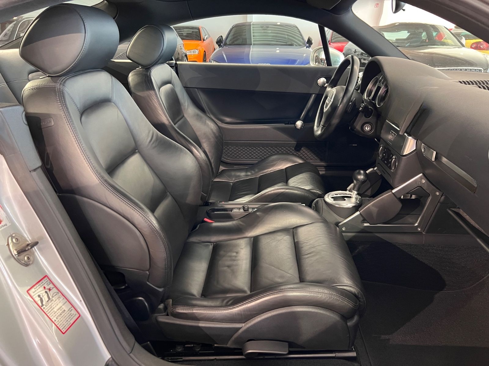 Audi TT Coupe 3.2 V6 DSG quattro BOSE NAVI KETTEN NEU foto 16