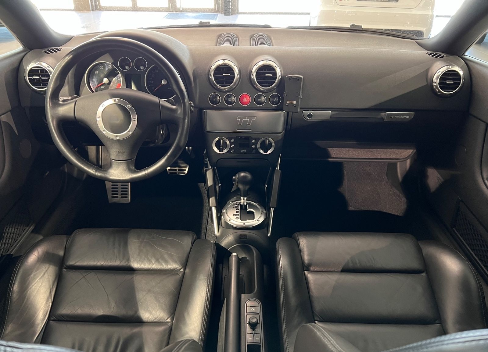 Audi TT Coupe 3.2 V6 DSG quattro BOSE NAVI KETTEN NEU foto 22