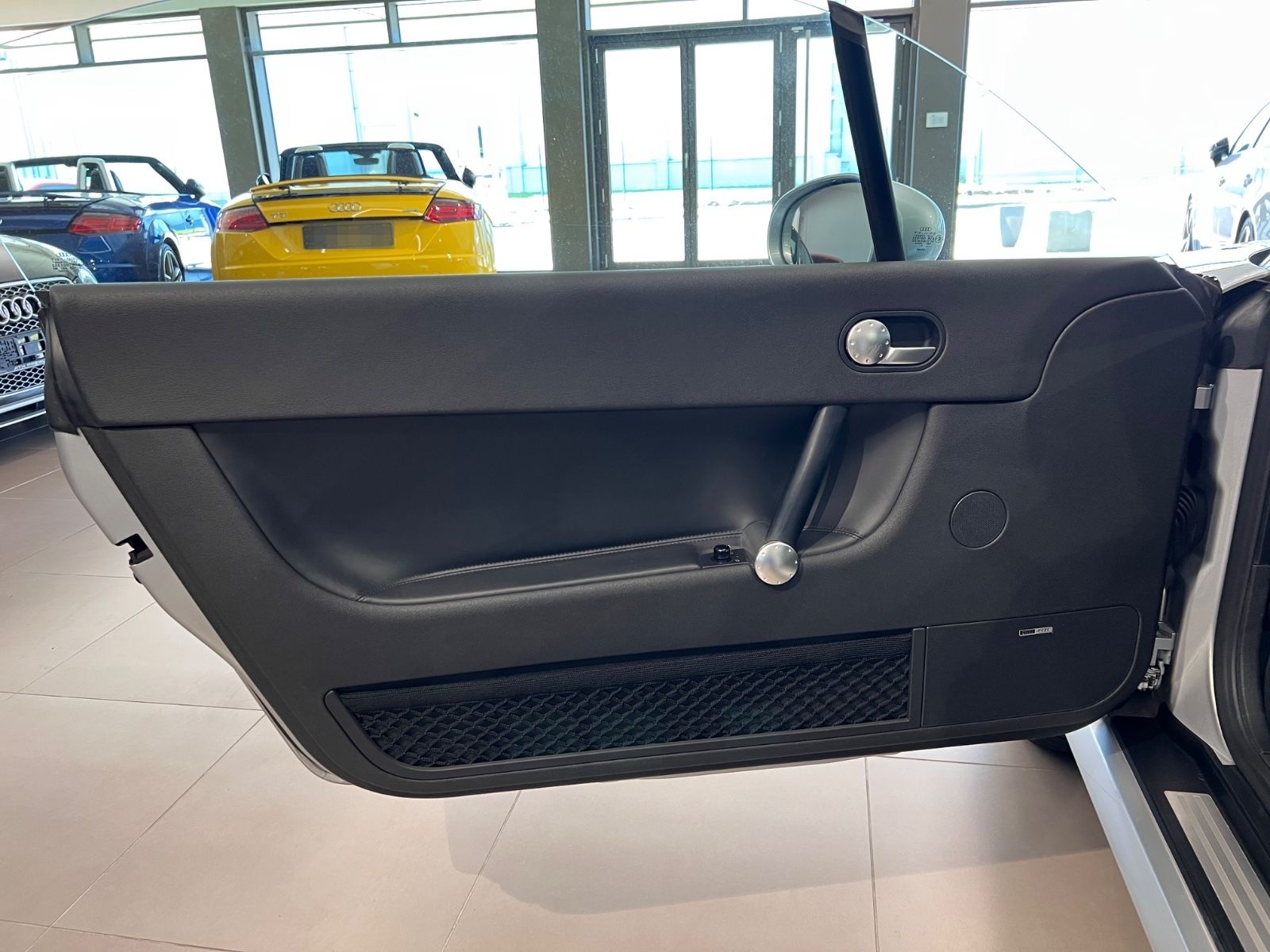 Audi TT Coupe 3.2 V6 DSG quattro BOSE NAVI KETTEN NEU foto 25